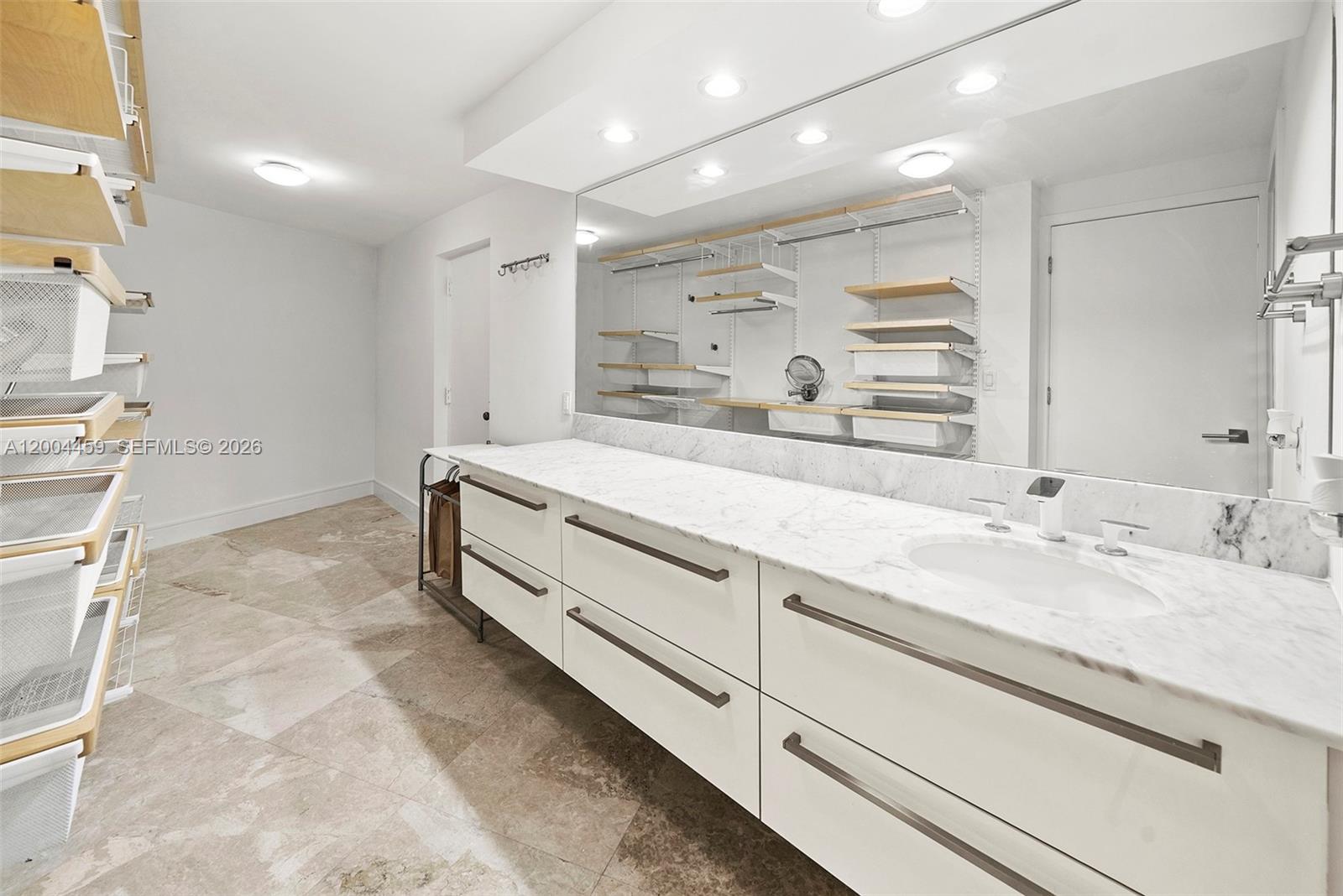600 Grapetree Dr #3BS, Key Biscayne FL 33149