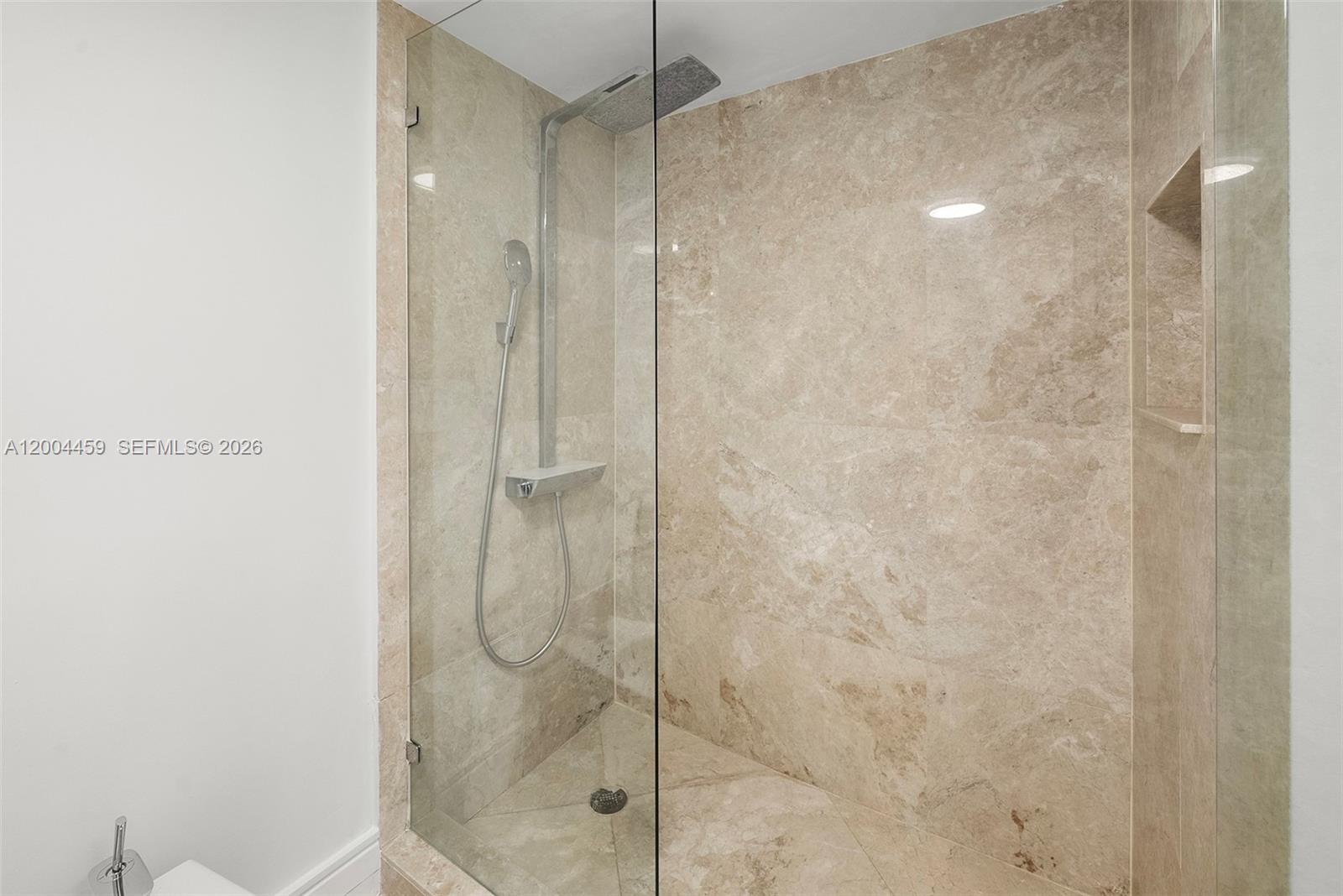 600 Grapetree Dr #3BS, Key Biscayne FL 33149