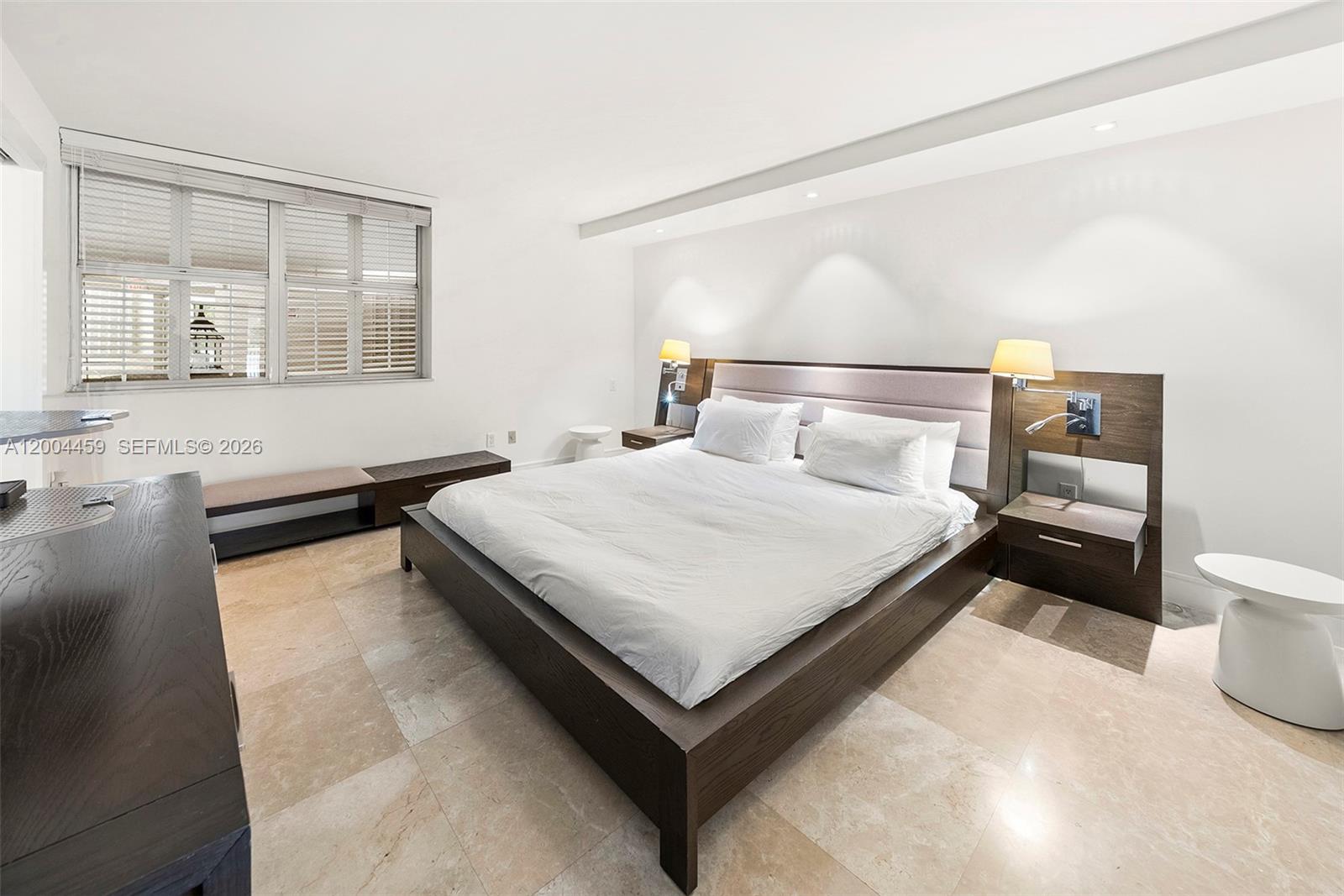 600 Grapetree Dr #3BS, Key Biscayne FL 33149