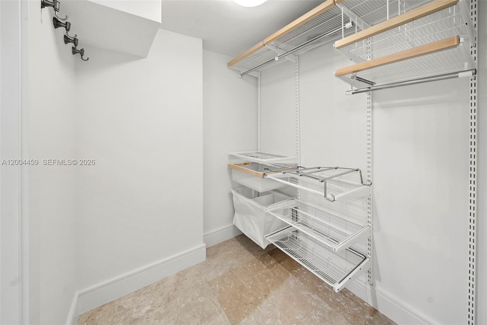 600 Grapetree Dr #3BS, Key Biscayne FL 33149