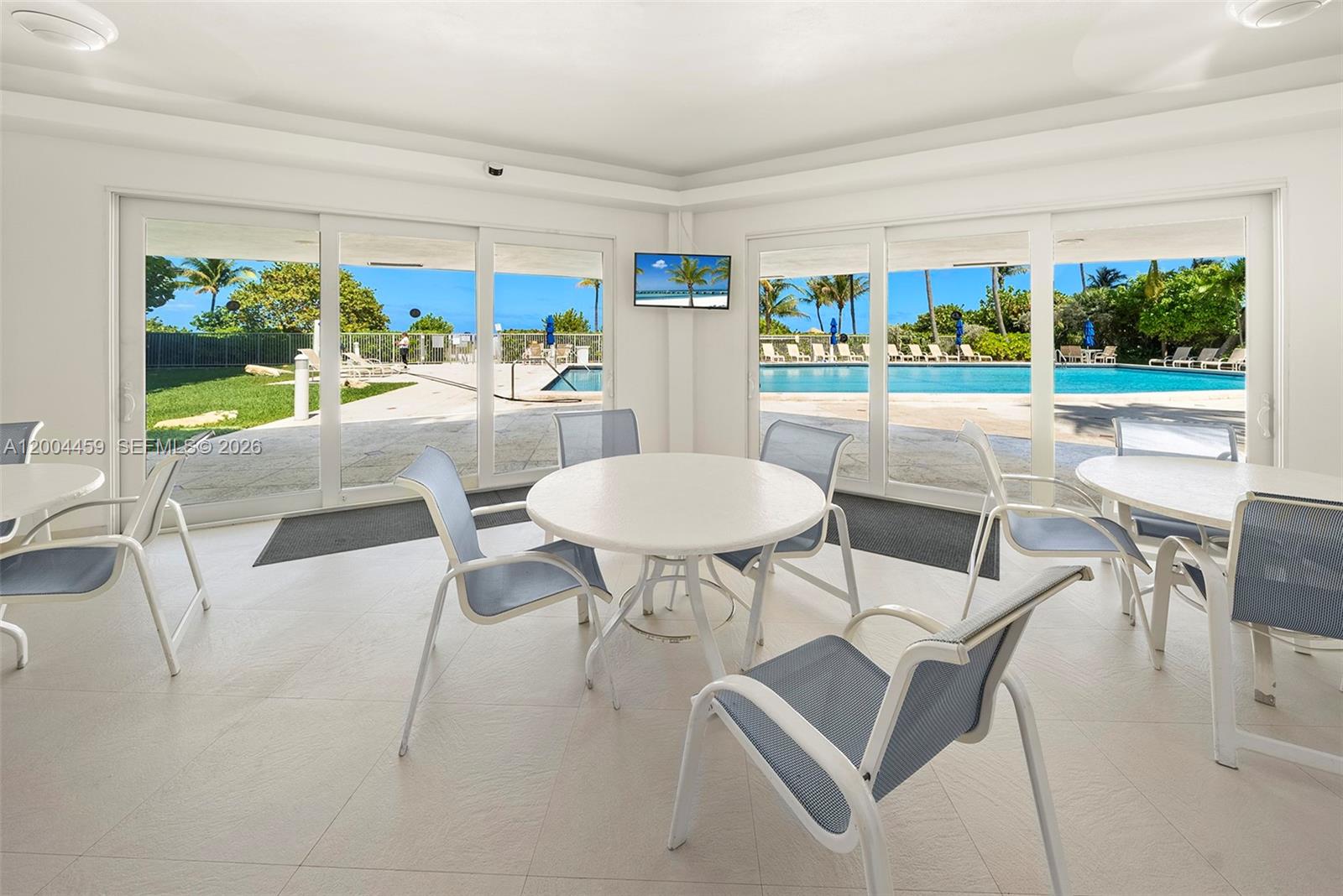 600 Grapetree Dr #3BS, Key Biscayne FL 33149