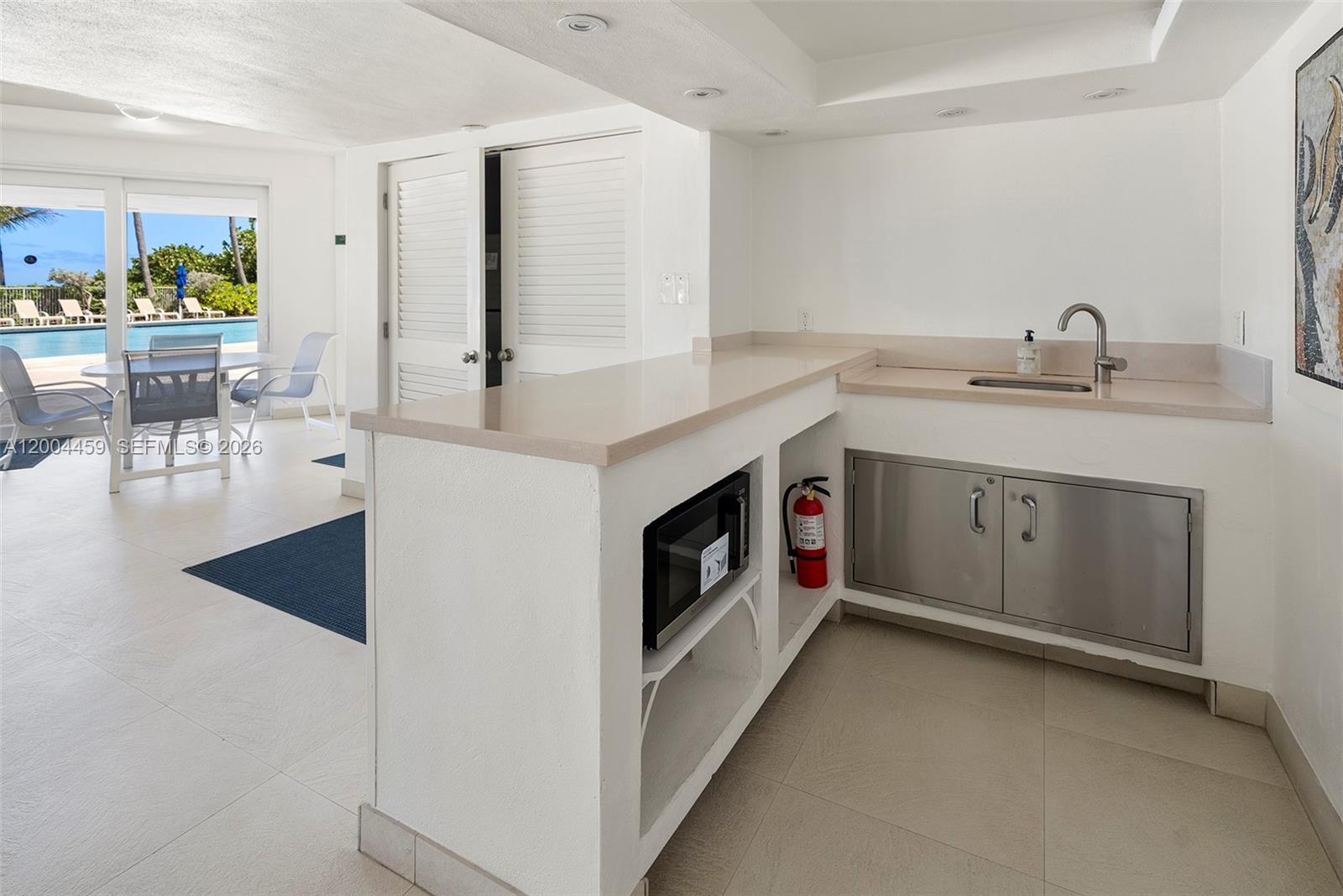 600 Grapetree Dr #3BS, Key Biscayne FL 33149