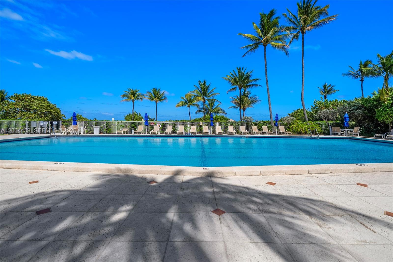600 Grapetree Dr #3BS, Key Biscayne FL 33149