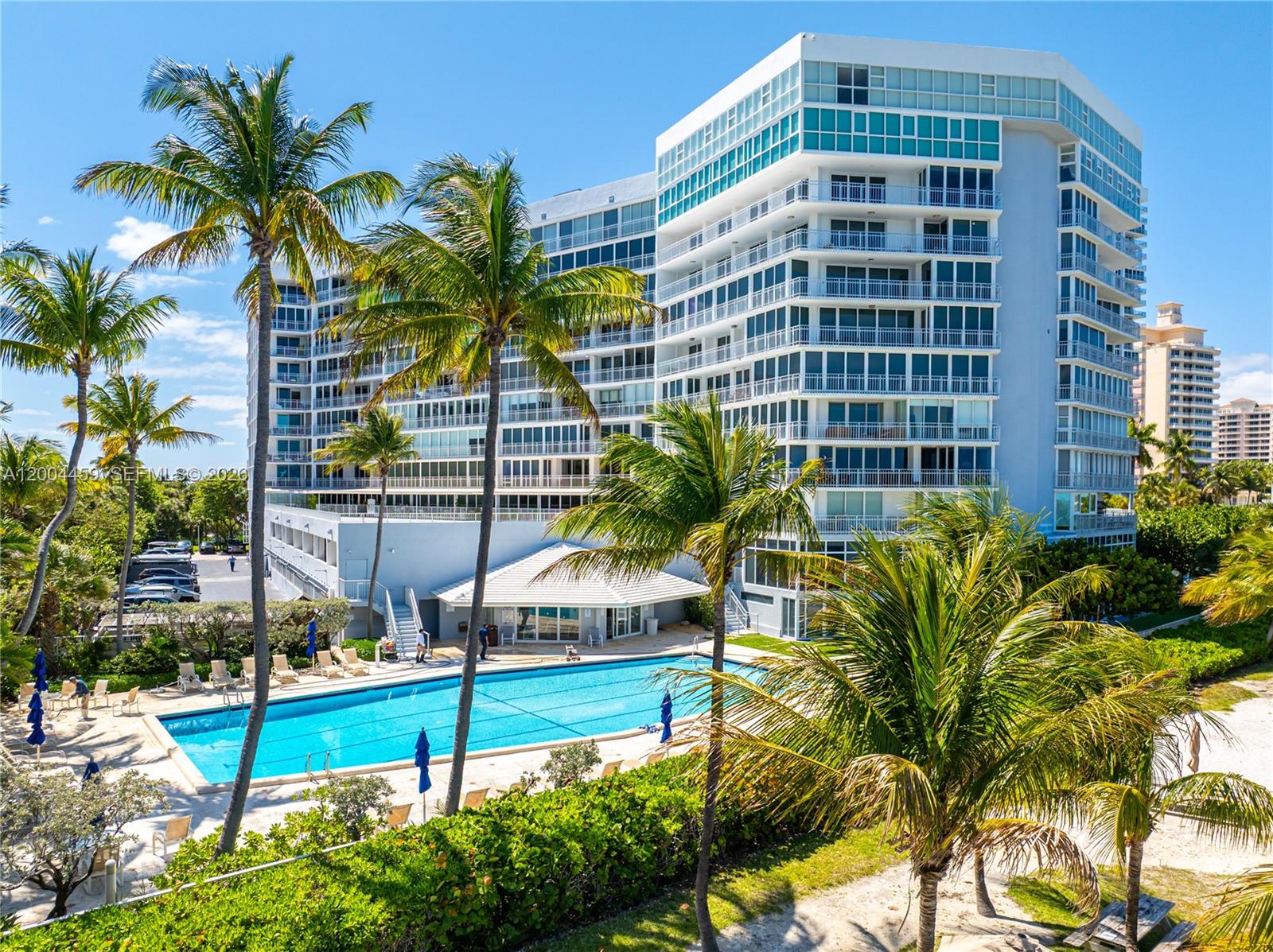 600 Grapetree Dr #3BS, Key Biscayne FL 33149