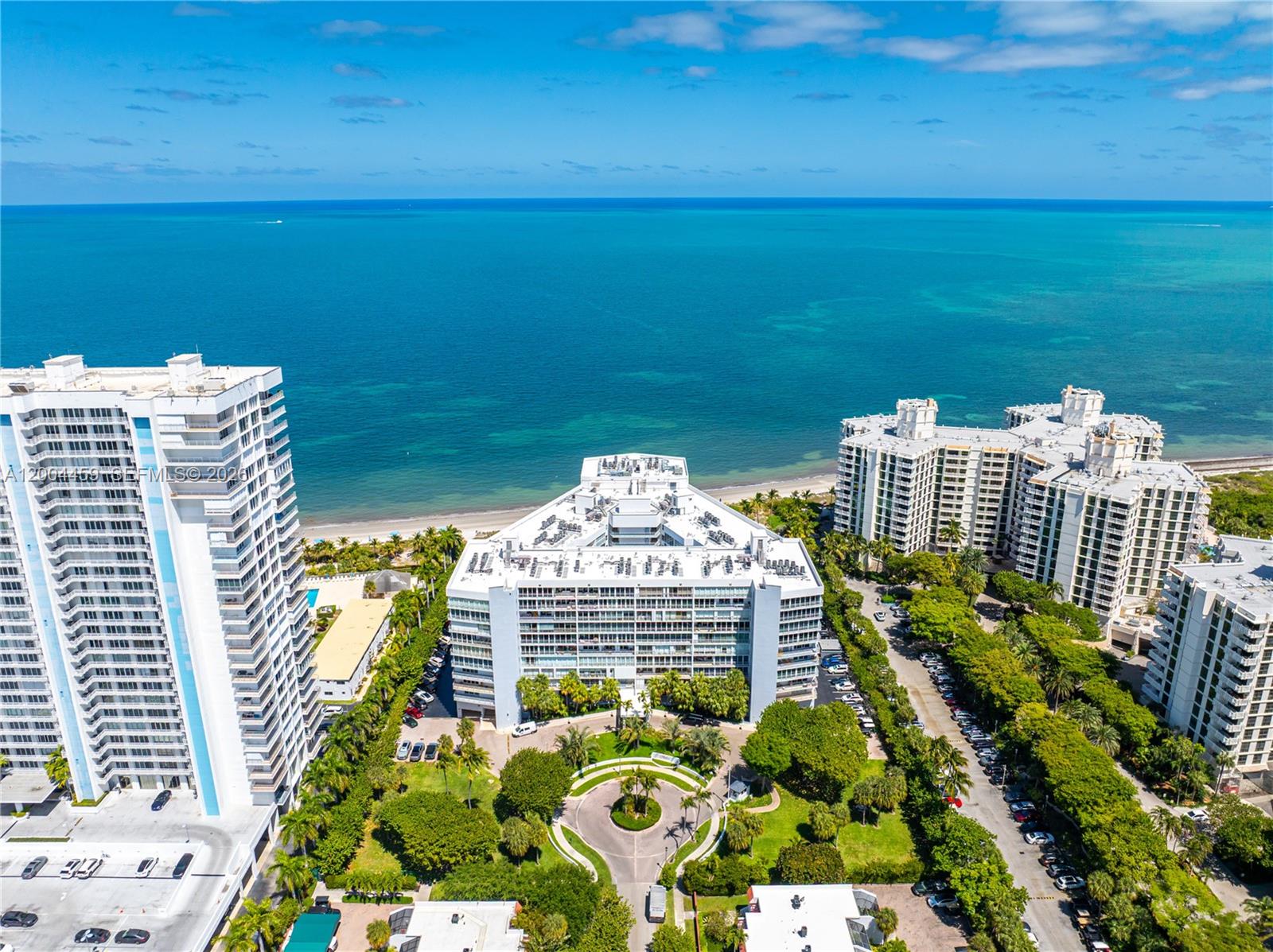 600 Grapetree Dr #3BS, Key Biscayne FL 33149