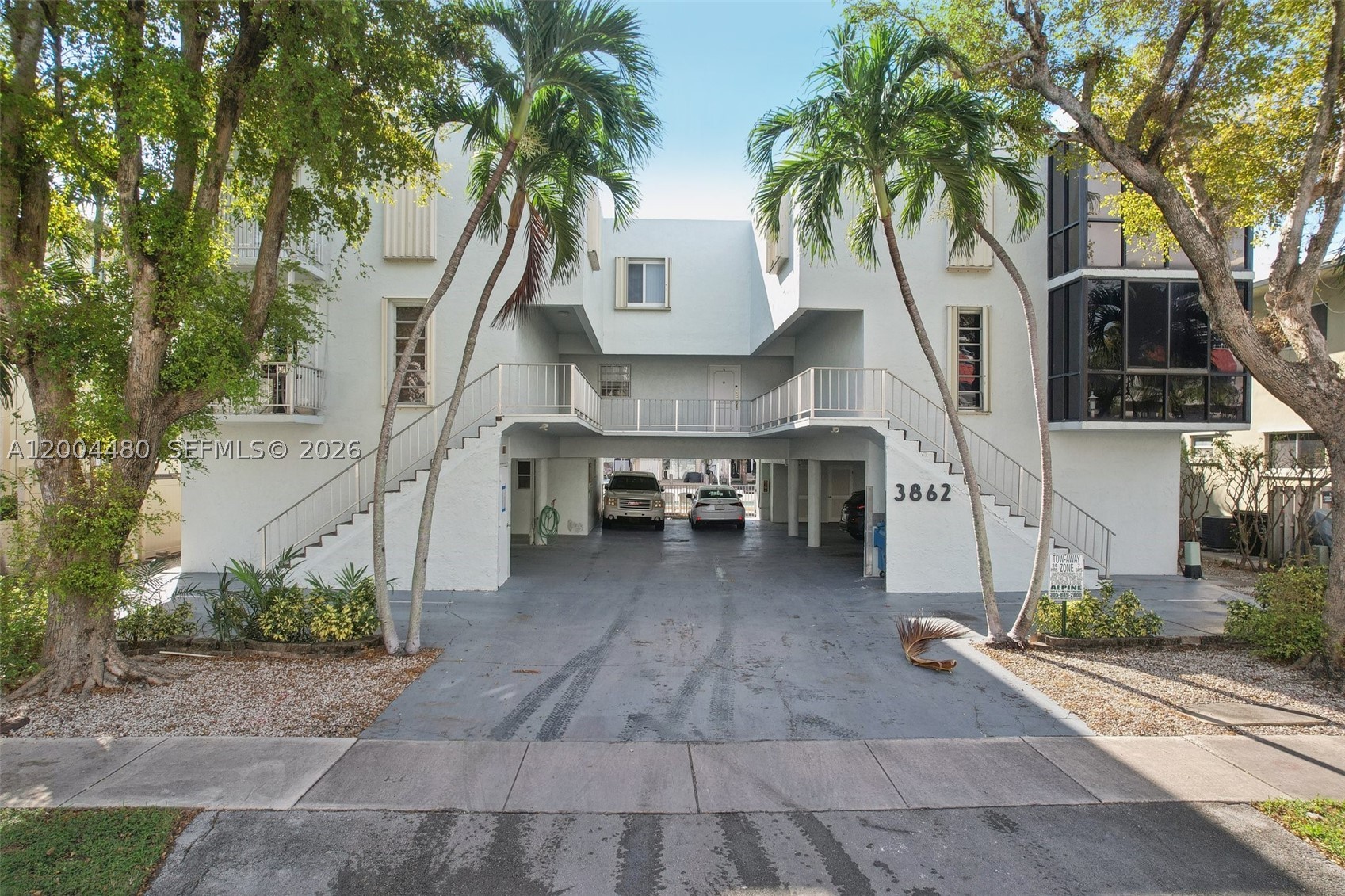 3862 NE 171st St #E, North Miami Beach FL 33160