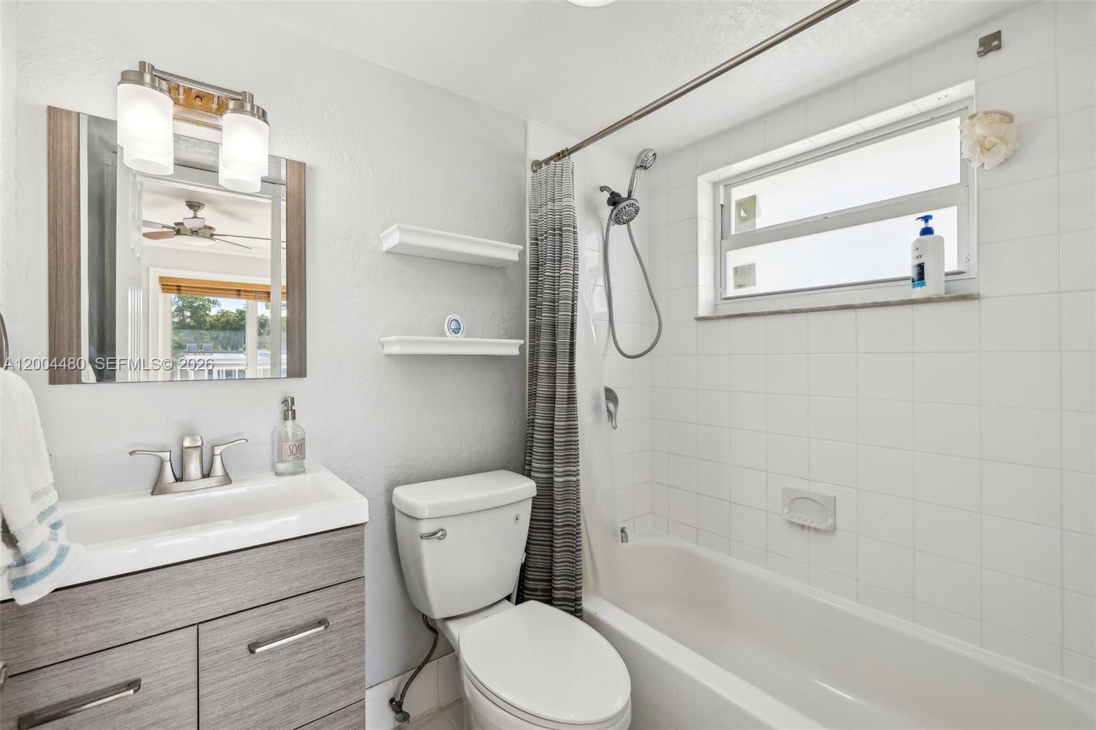 3862 NE 171st St #E, North Miami Beach FL 33160