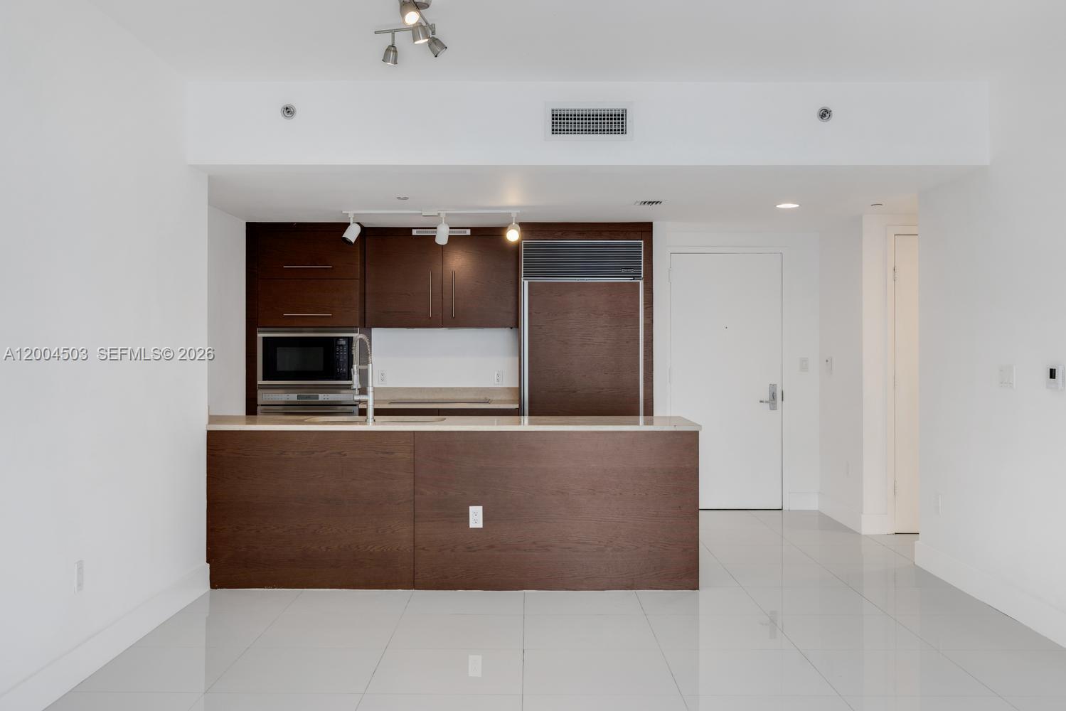 465 Brickell Ave #4206, Miami FL 33131