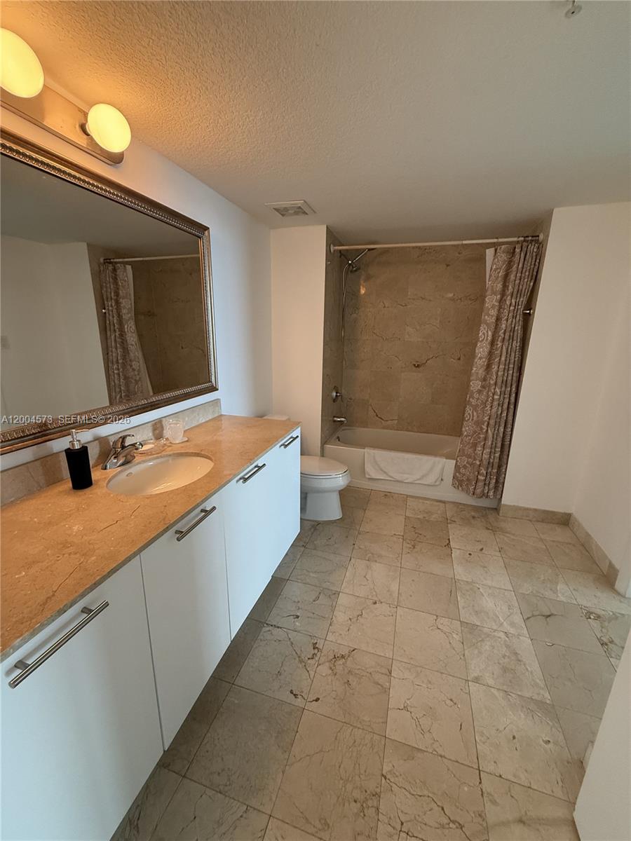 1800 N Bayshore Dr #2107, Miami FL 33132