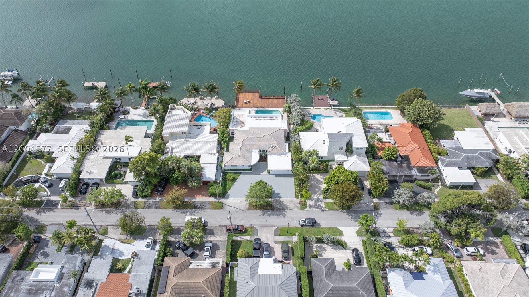 1690 Daytonia Rd, Miami Beach FL 33141