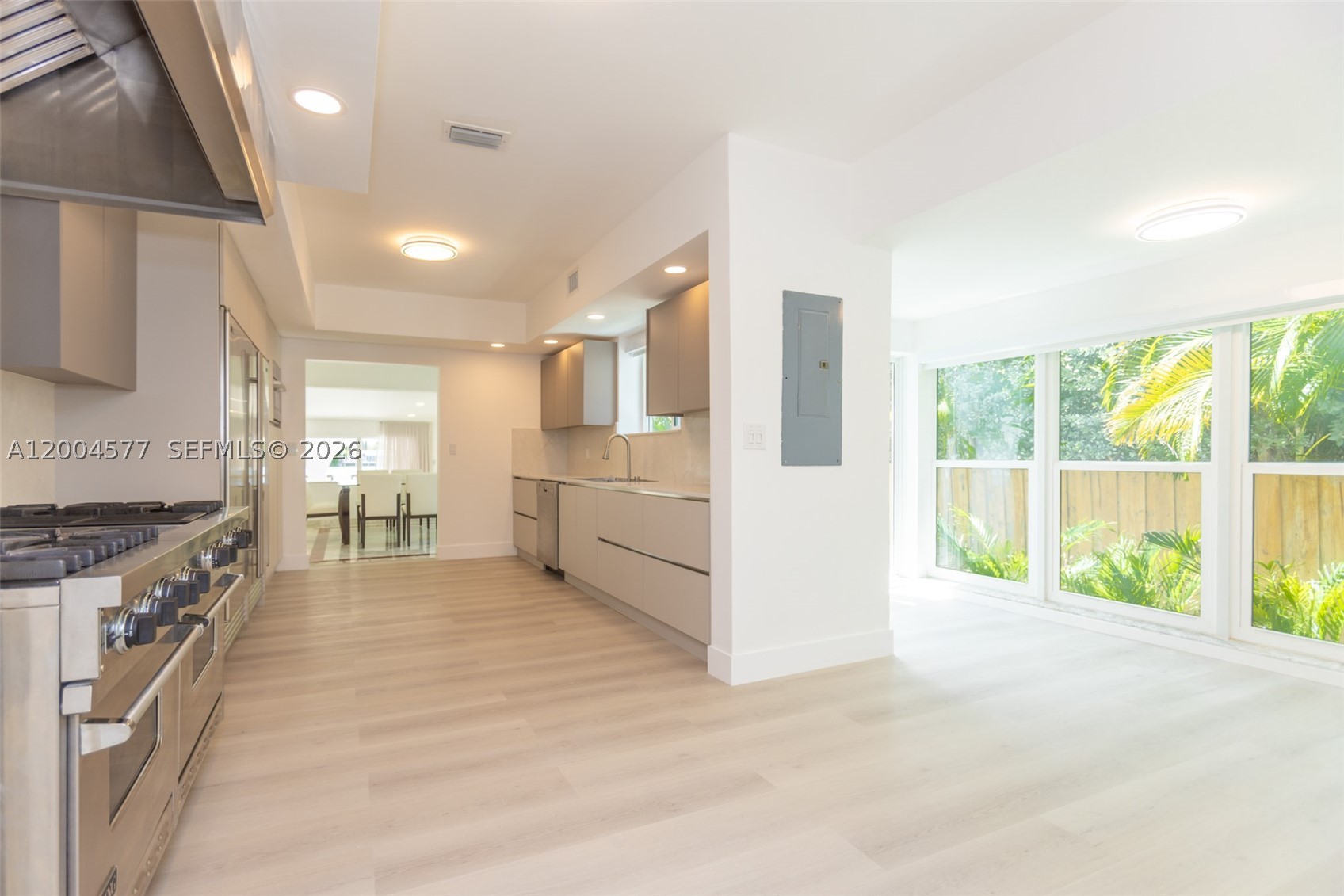 1690 Daytonia Rd, Miami Beach FL 33141