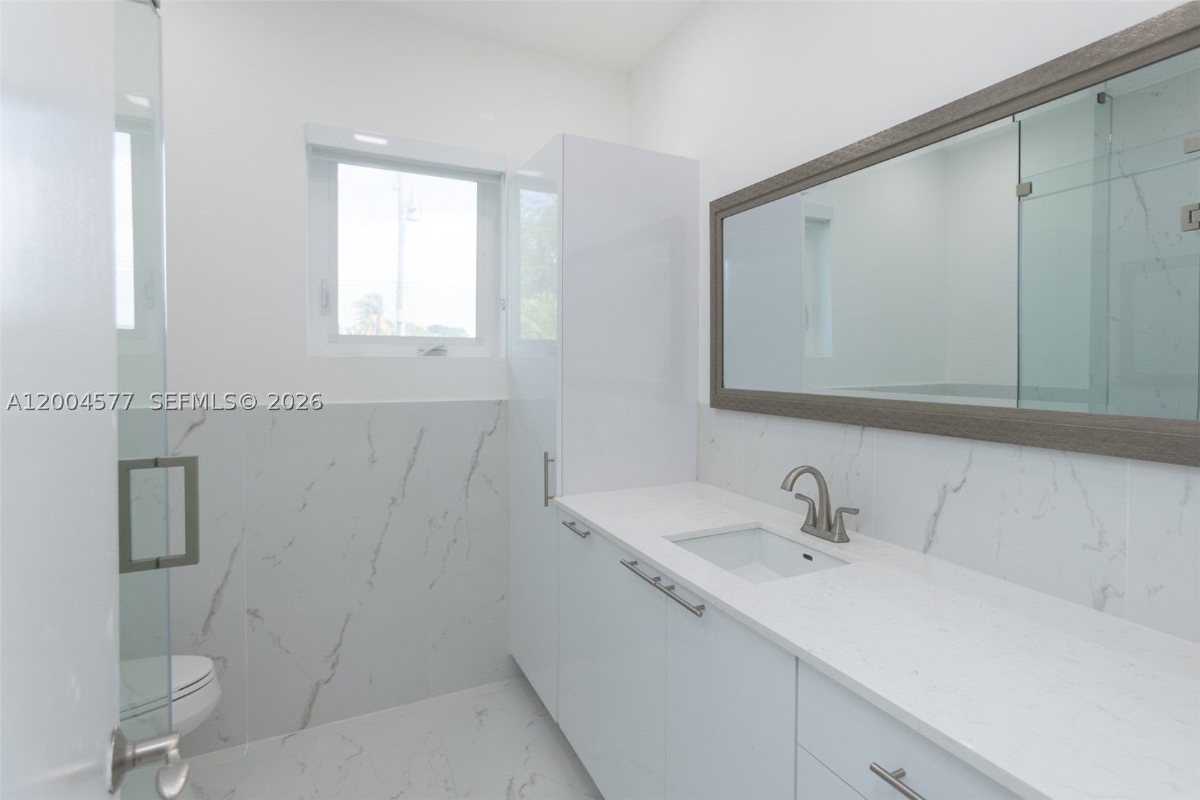 1690 Daytonia Rd, Miami Beach FL 33141