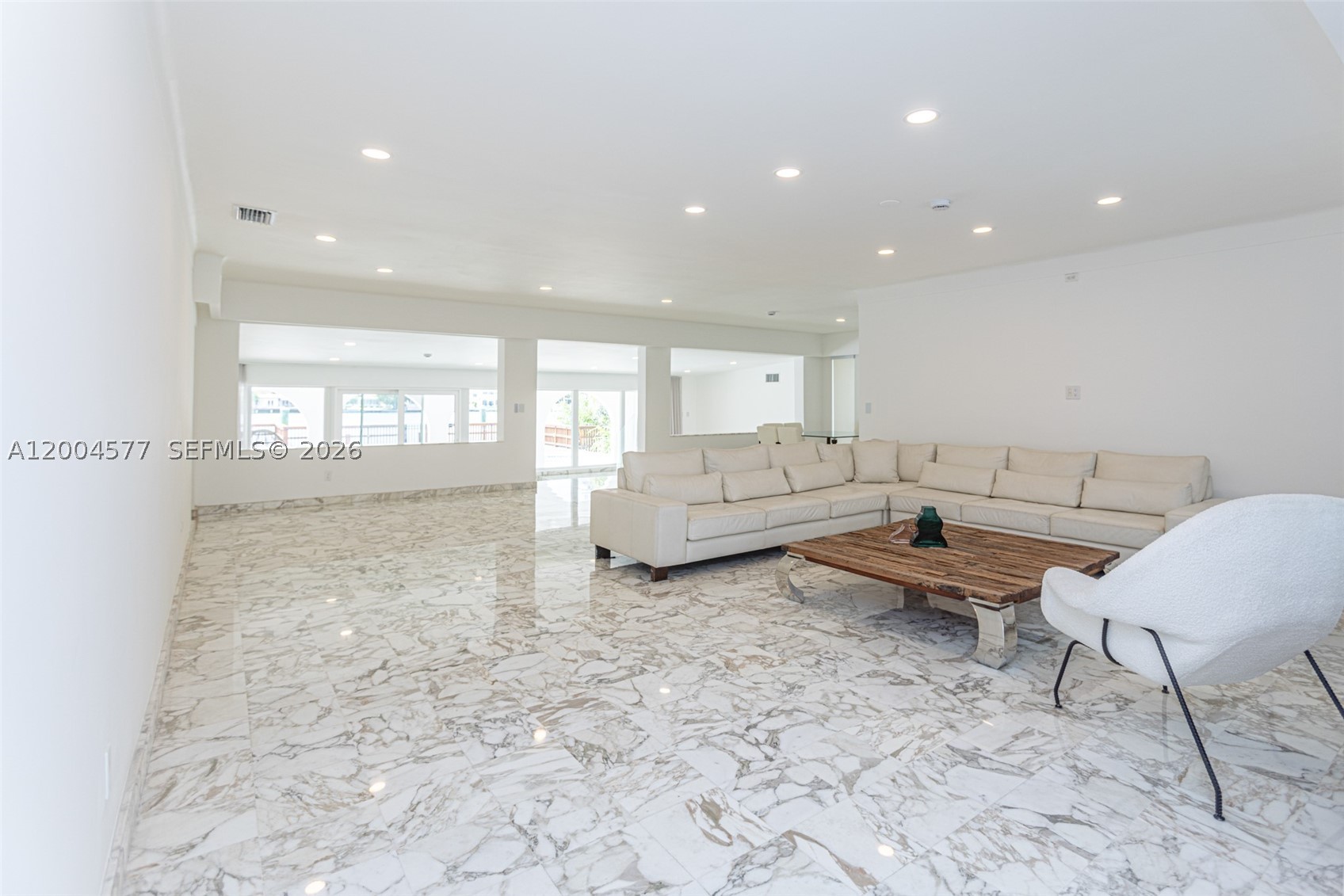 1690 Daytonia Rd, Miami Beach FL 33141