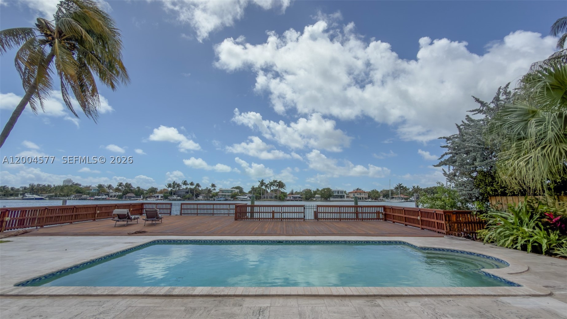 1690 Daytonia Rd, Miami Beach FL 33141