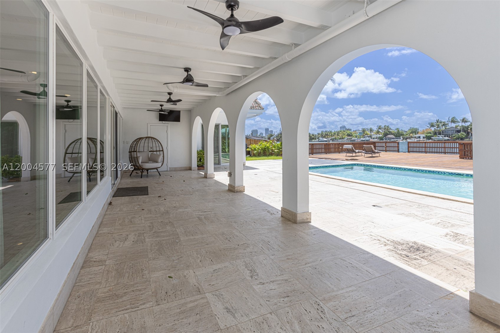 1690 Daytonia Rd, Miami Beach FL 33141