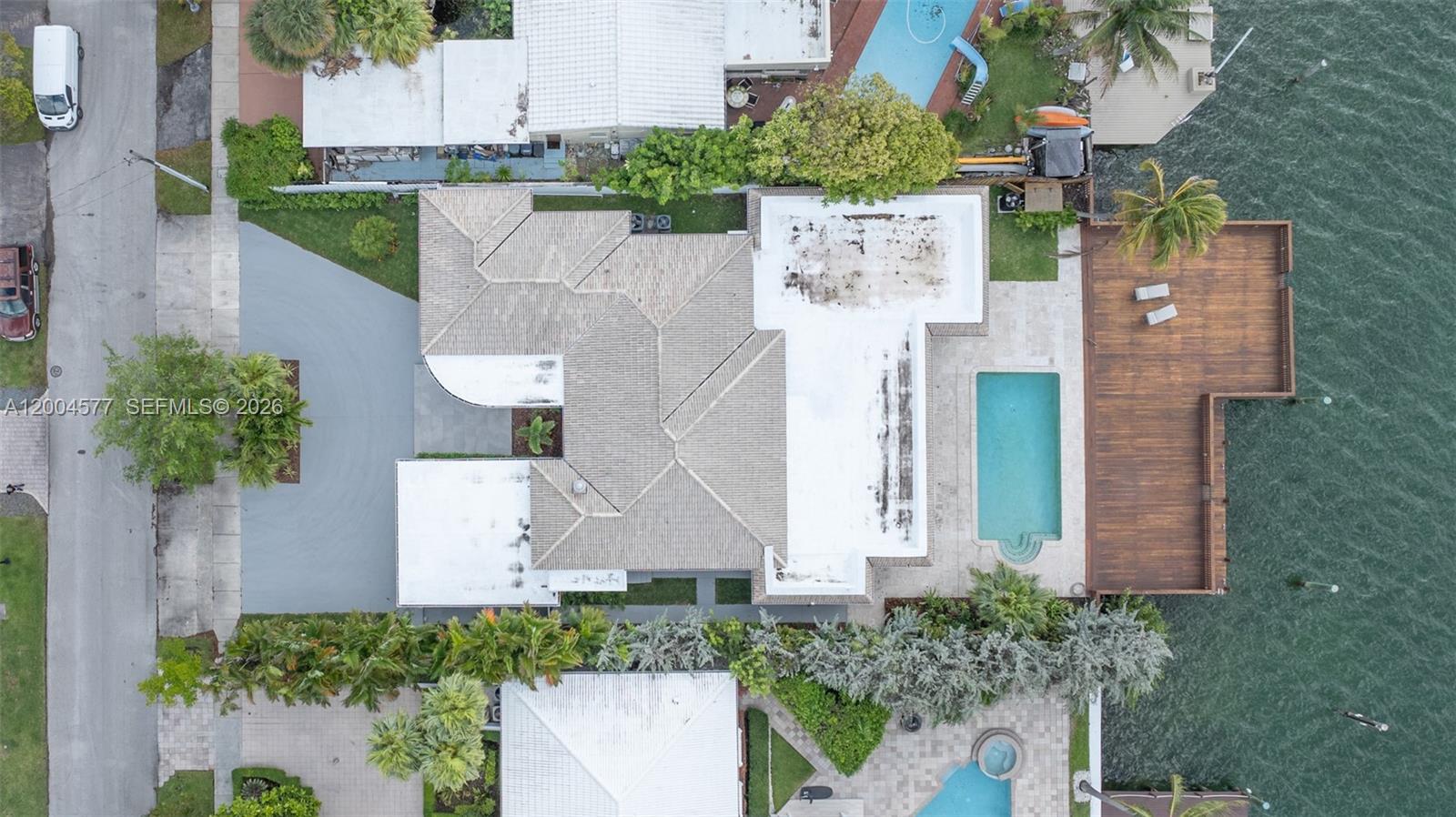 1690 Daytonia Rd, Miami Beach FL 33141