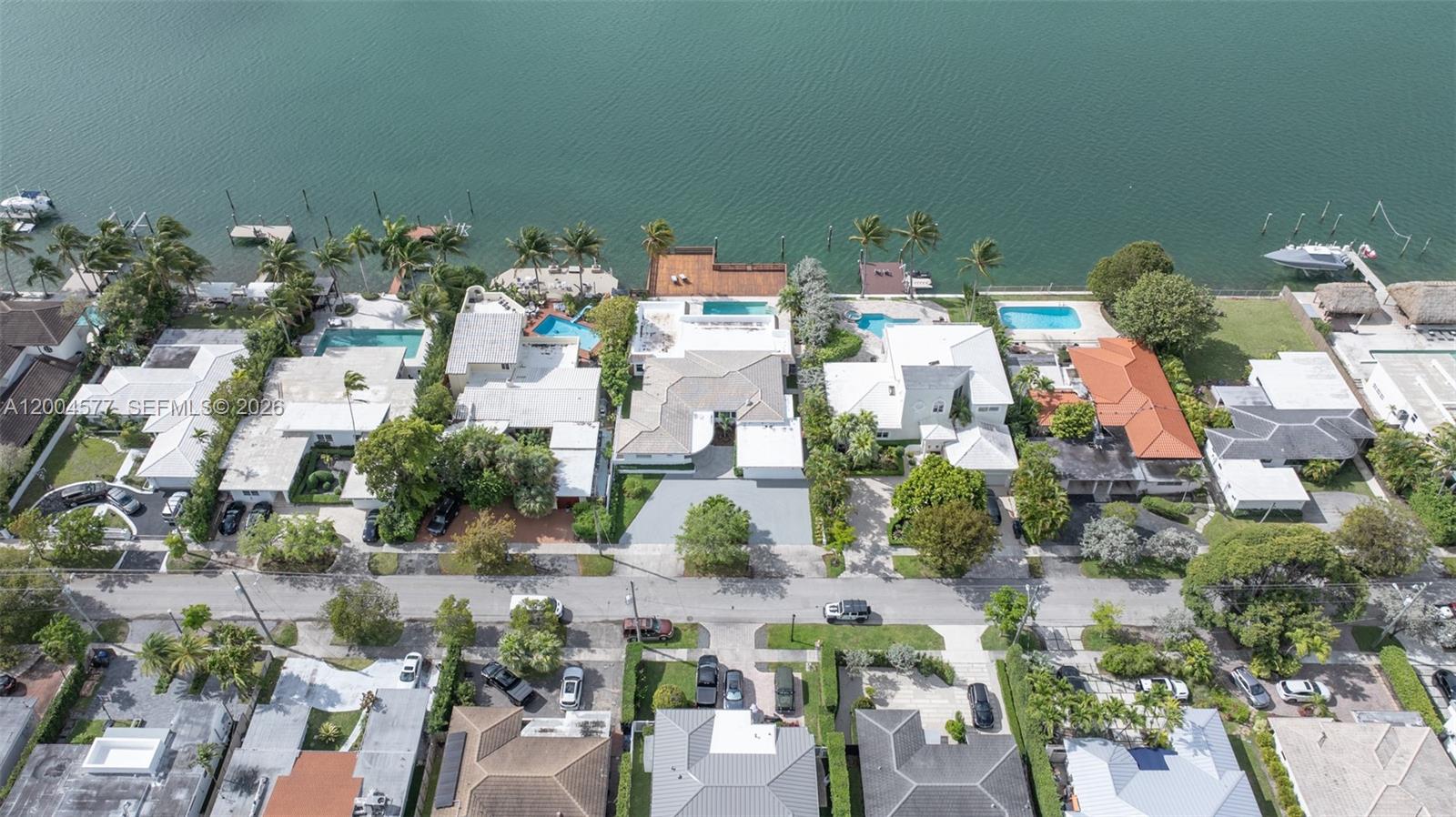 1690 Daytonia Rd, Miami Beach FL 33141