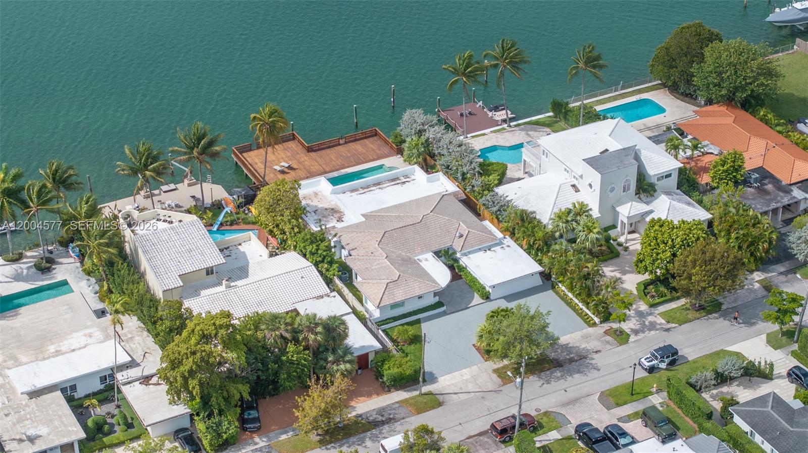 1690 Daytonia Rd, Miami Beach FL 33141