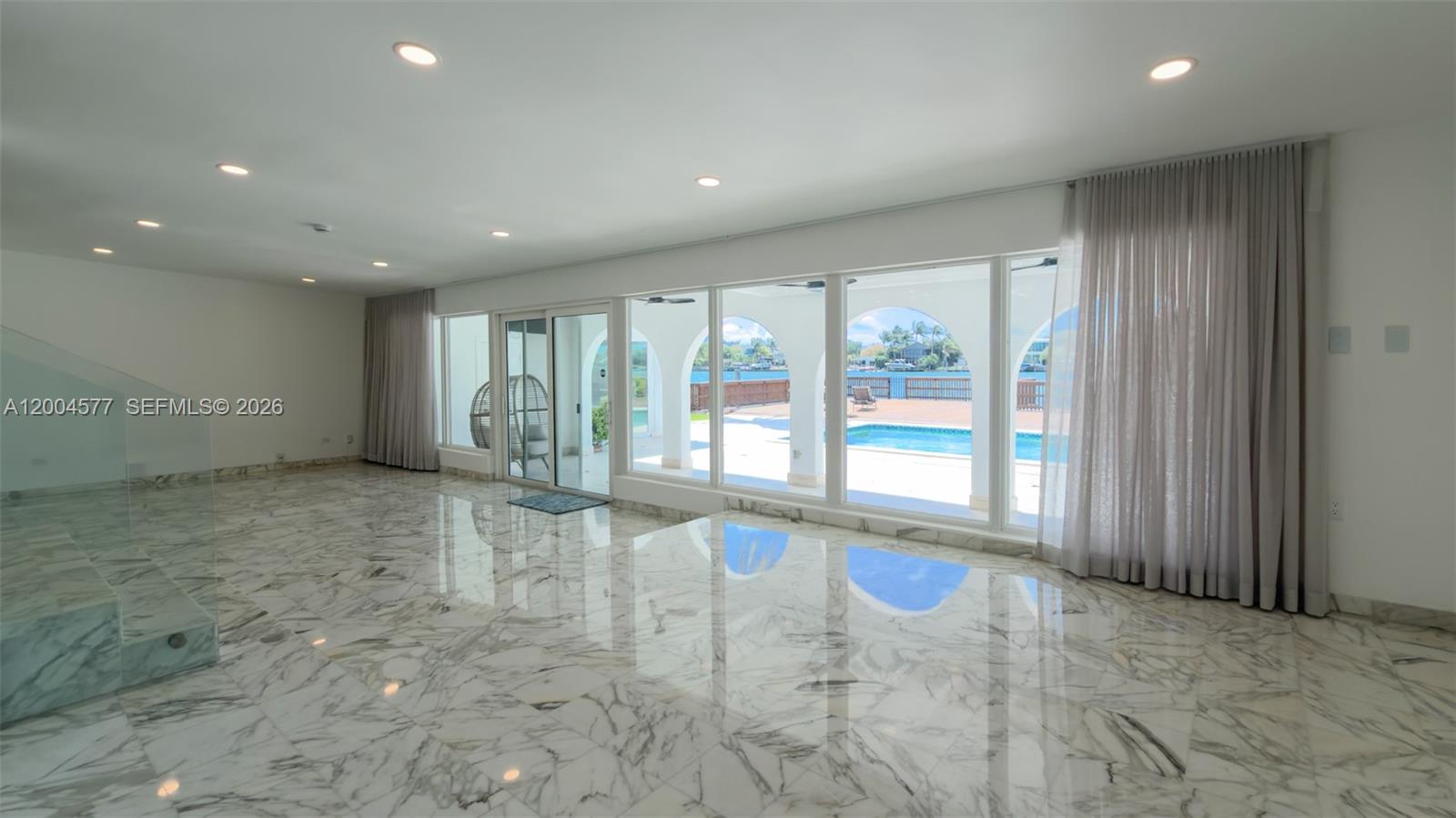1690 Daytonia Rd, Miami Beach FL 33141