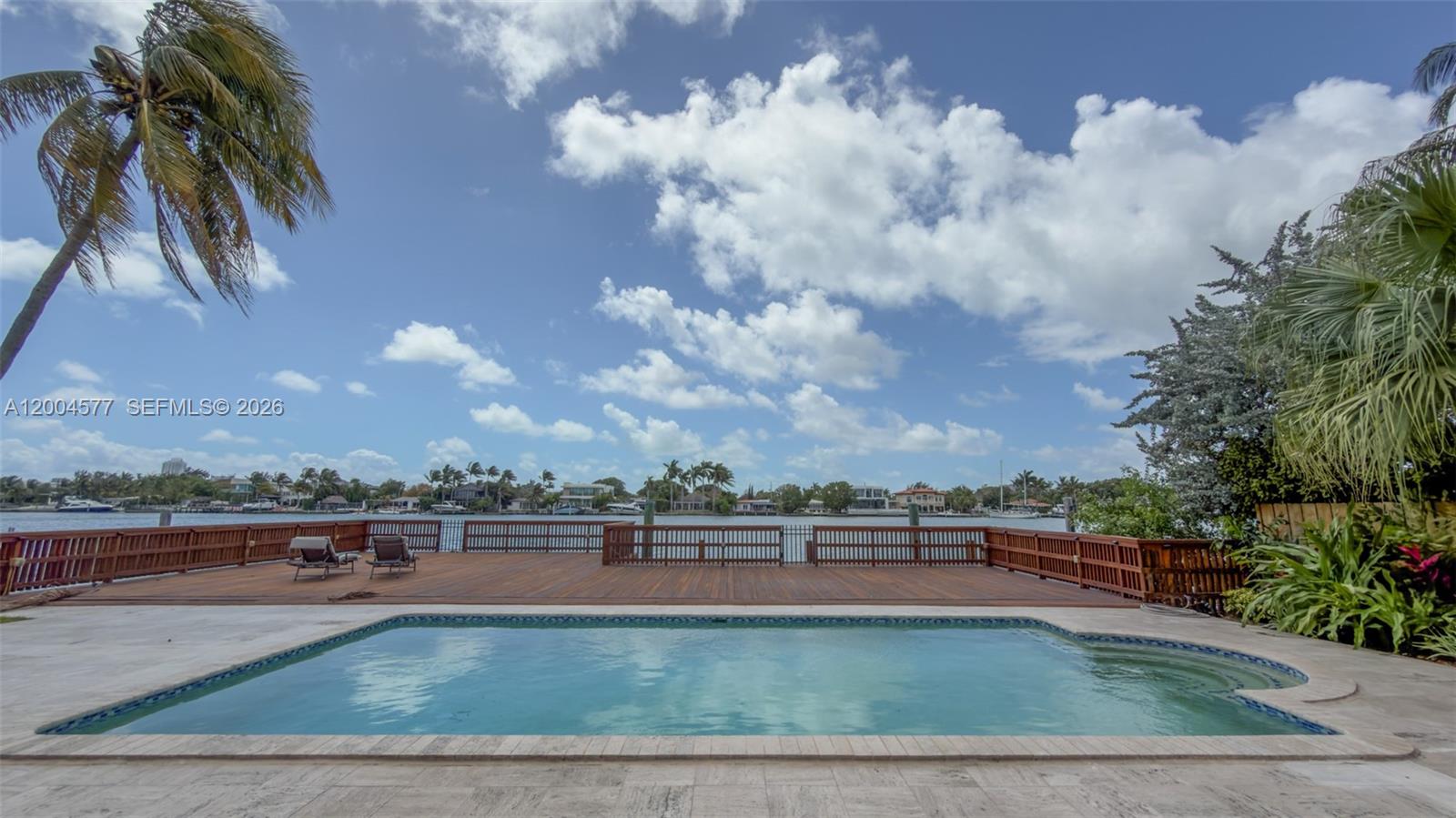 1690 Daytonia Rd, Miami Beach FL 33141
