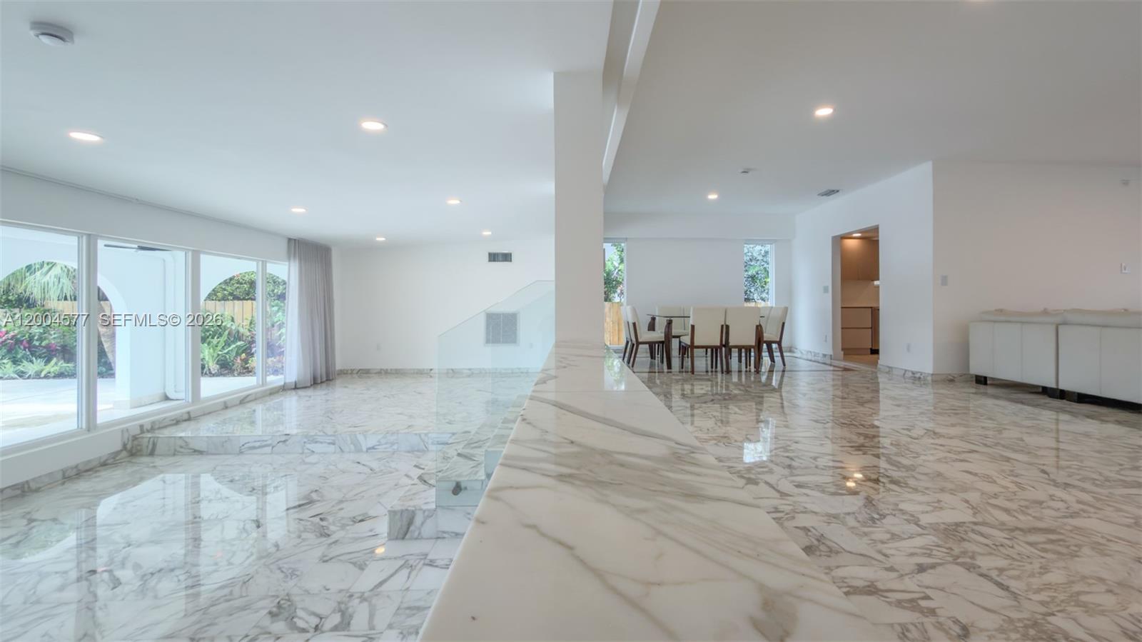 1690 Daytonia Rd, Miami Beach FL 33141