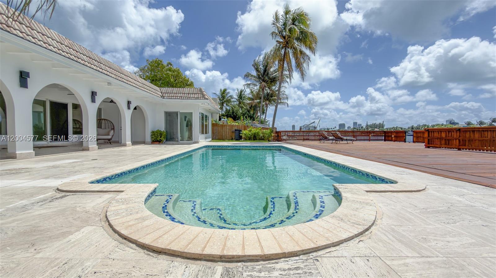 1690 Daytonia Rd, Miami Beach FL 33141
