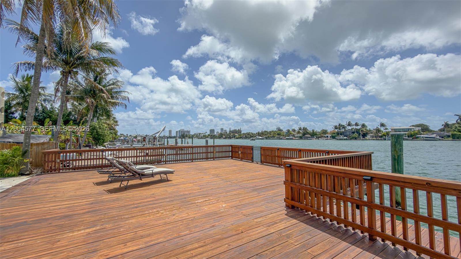 1690 Daytonia Rd, Miami Beach FL 33141
