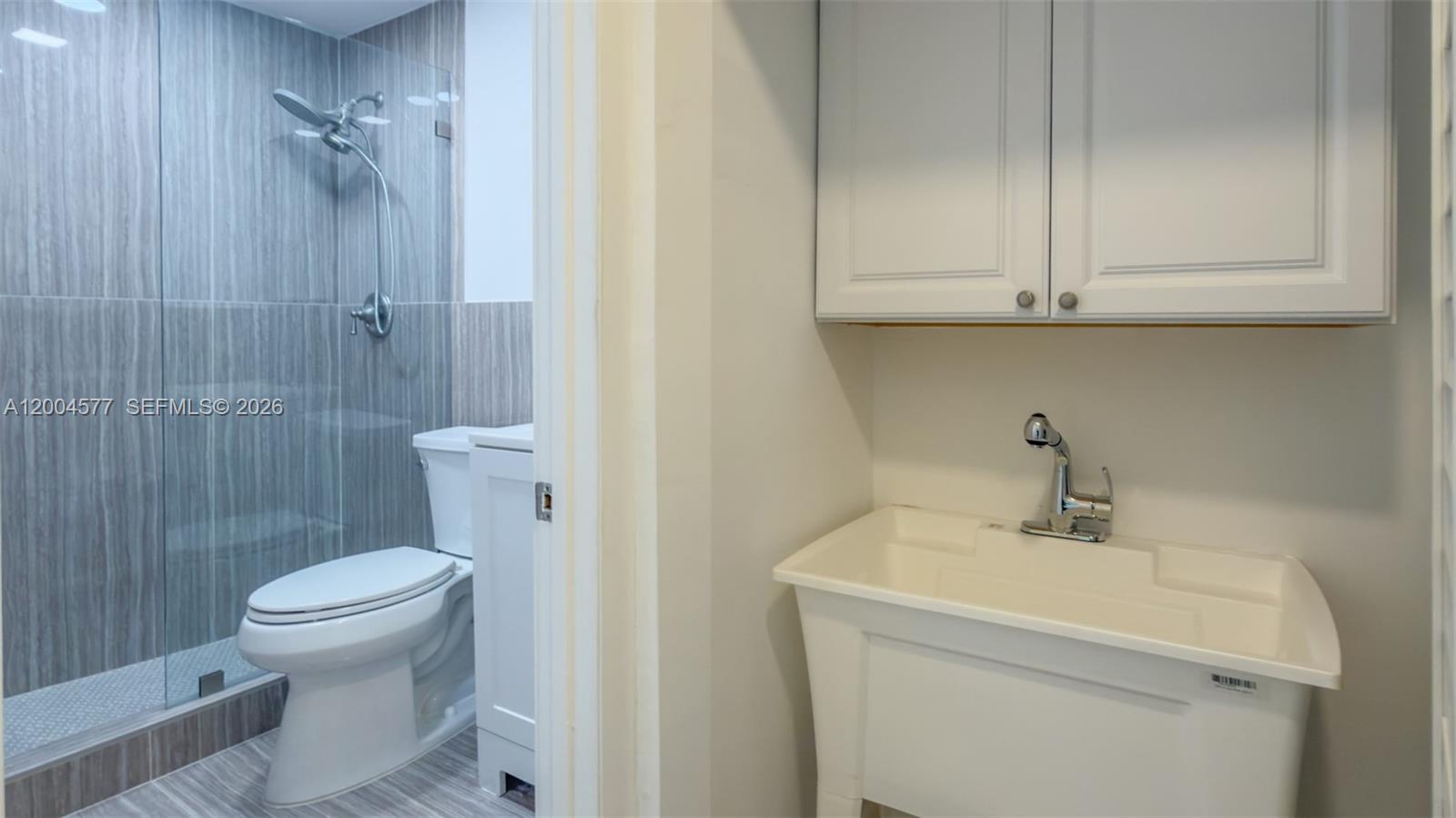 1690 Daytonia Rd, Miami Beach FL 33141