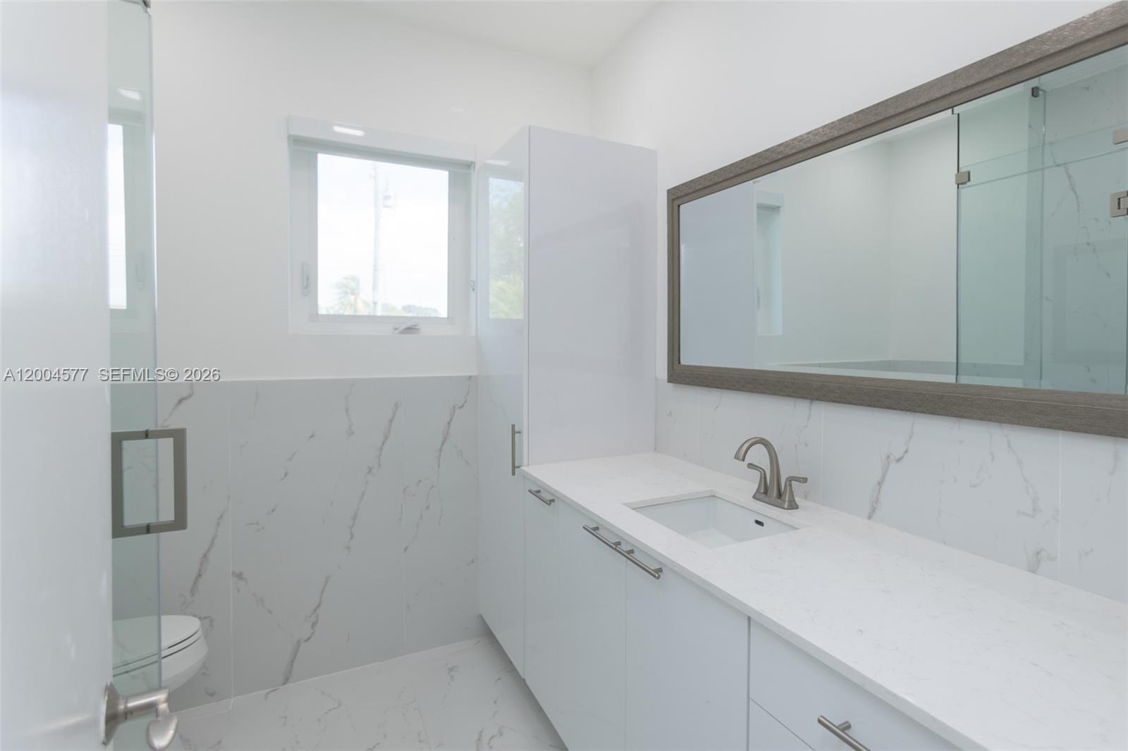 1690 Daytonia Rd, Miami Beach FL 33141