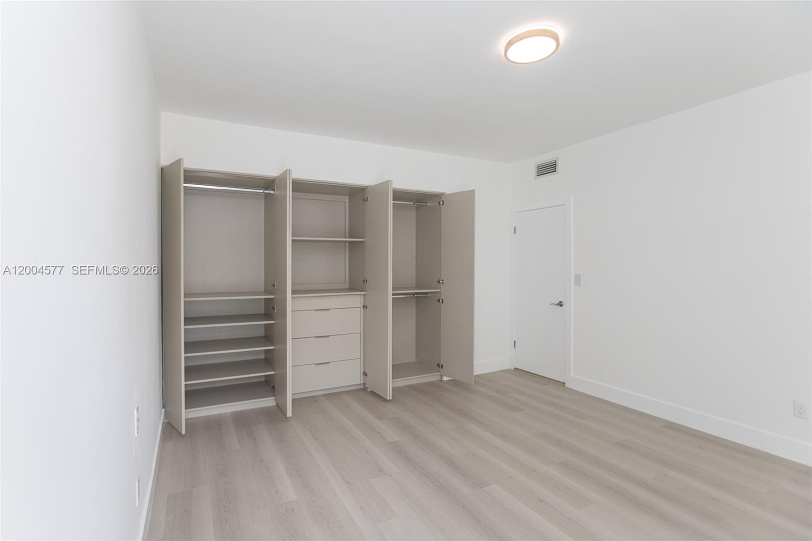 1690 Daytonia Rd, Miami Beach FL 33141