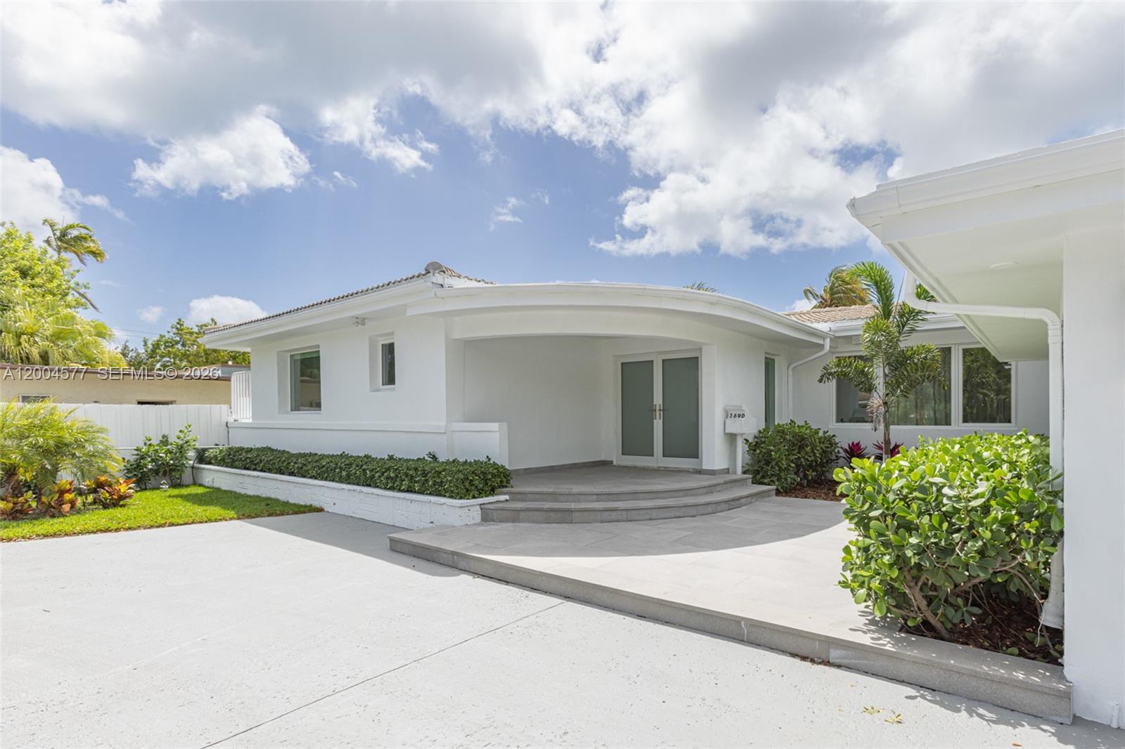 1690 Daytonia Rd, Miami Beach FL 33141
