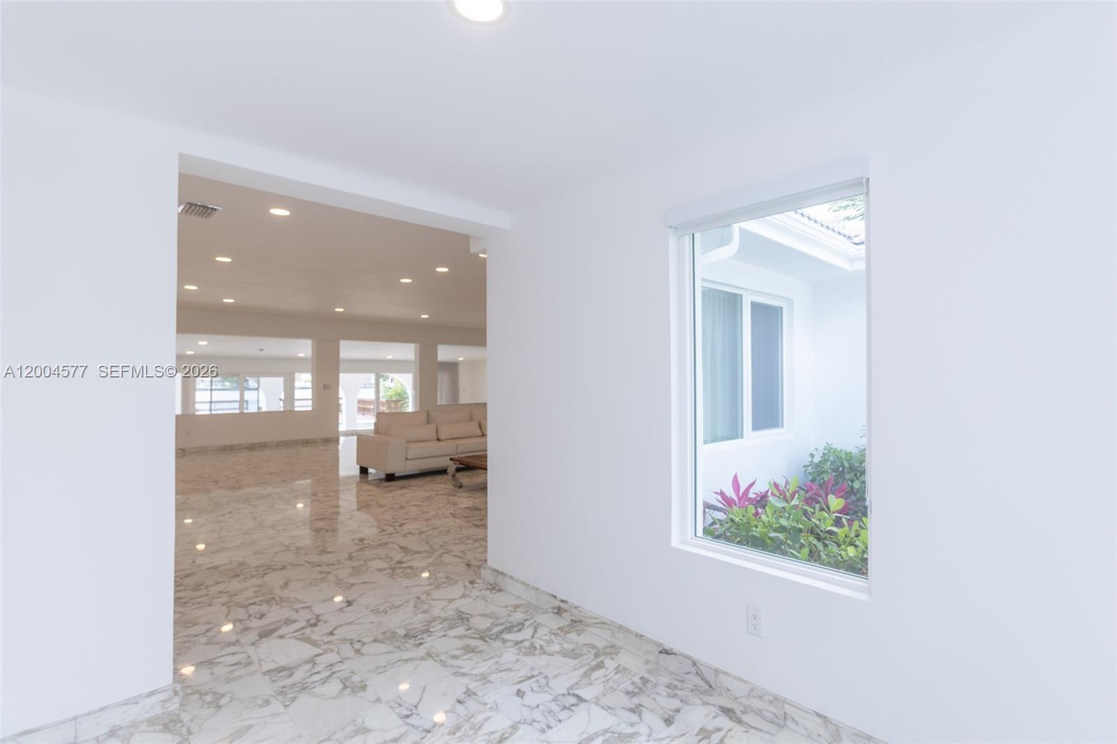 1690 Daytonia Rd, Miami Beach FL 33141