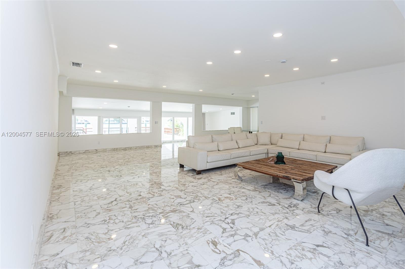 1690 Daytonia Rd, Miami Beach FL 33141