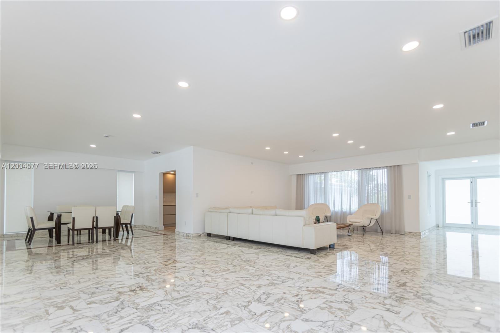 1690 Daytonia Rd, Miami Beach FL 33141