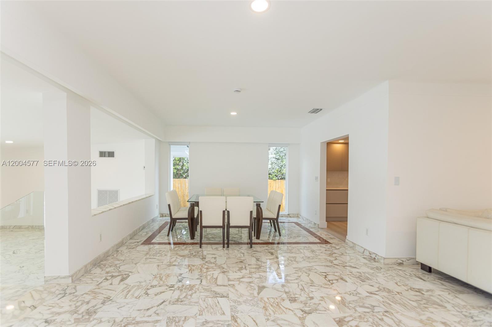 1690 Daytonia Rd, Miami Beach FL 33141