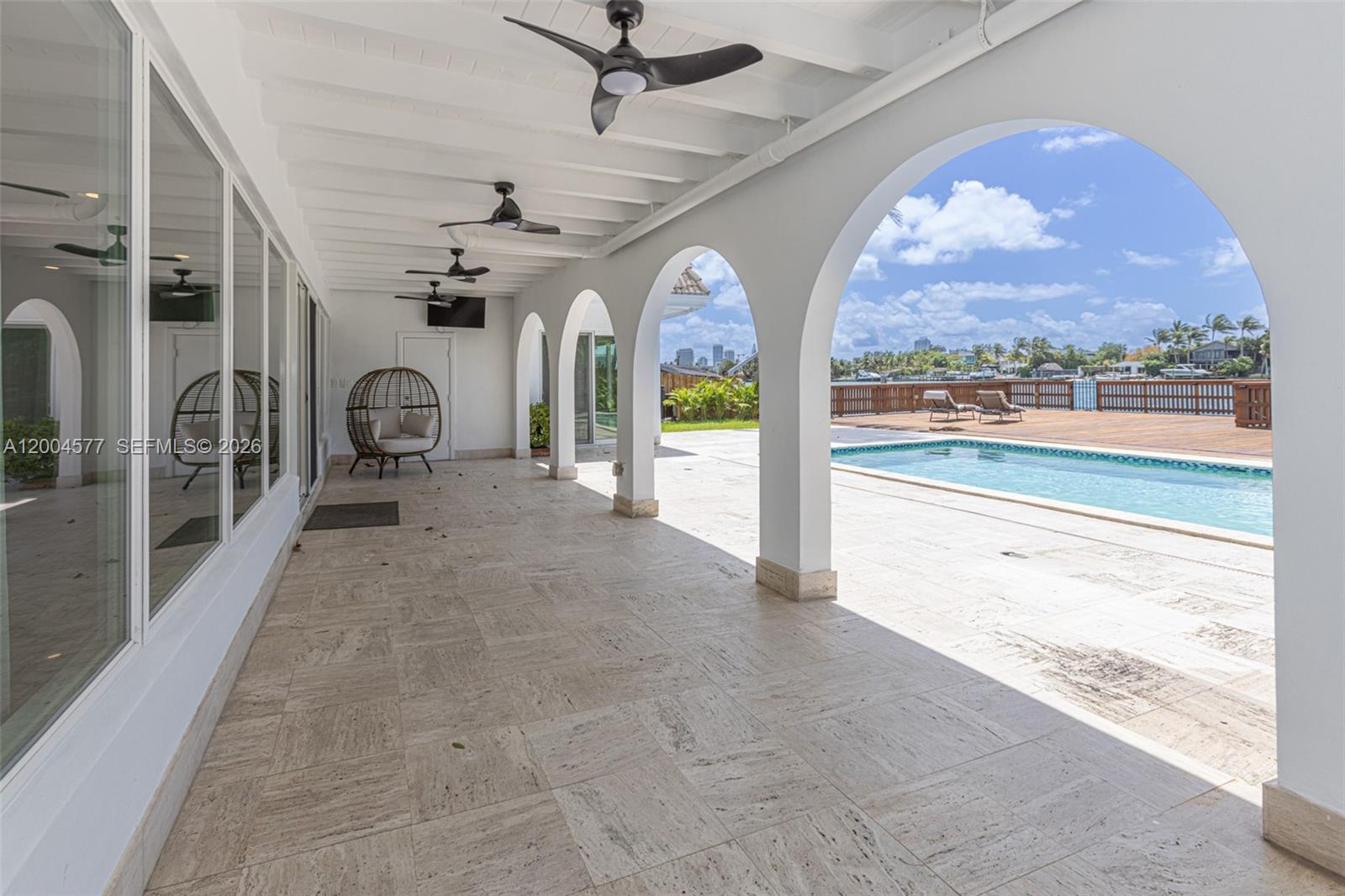 1690 Daytonia Rd, Miami Beach FL 33141