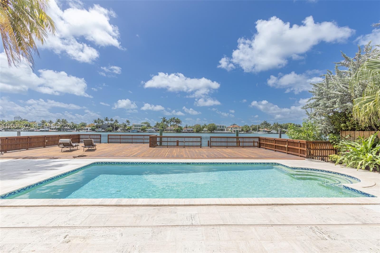 1690 Daytonia Rd, Miami Beach FL 33141