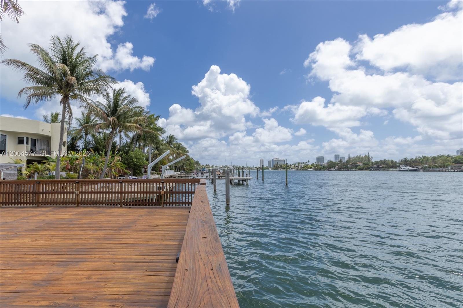 1690 Daytonia Rd, Miami Beach FL 33141