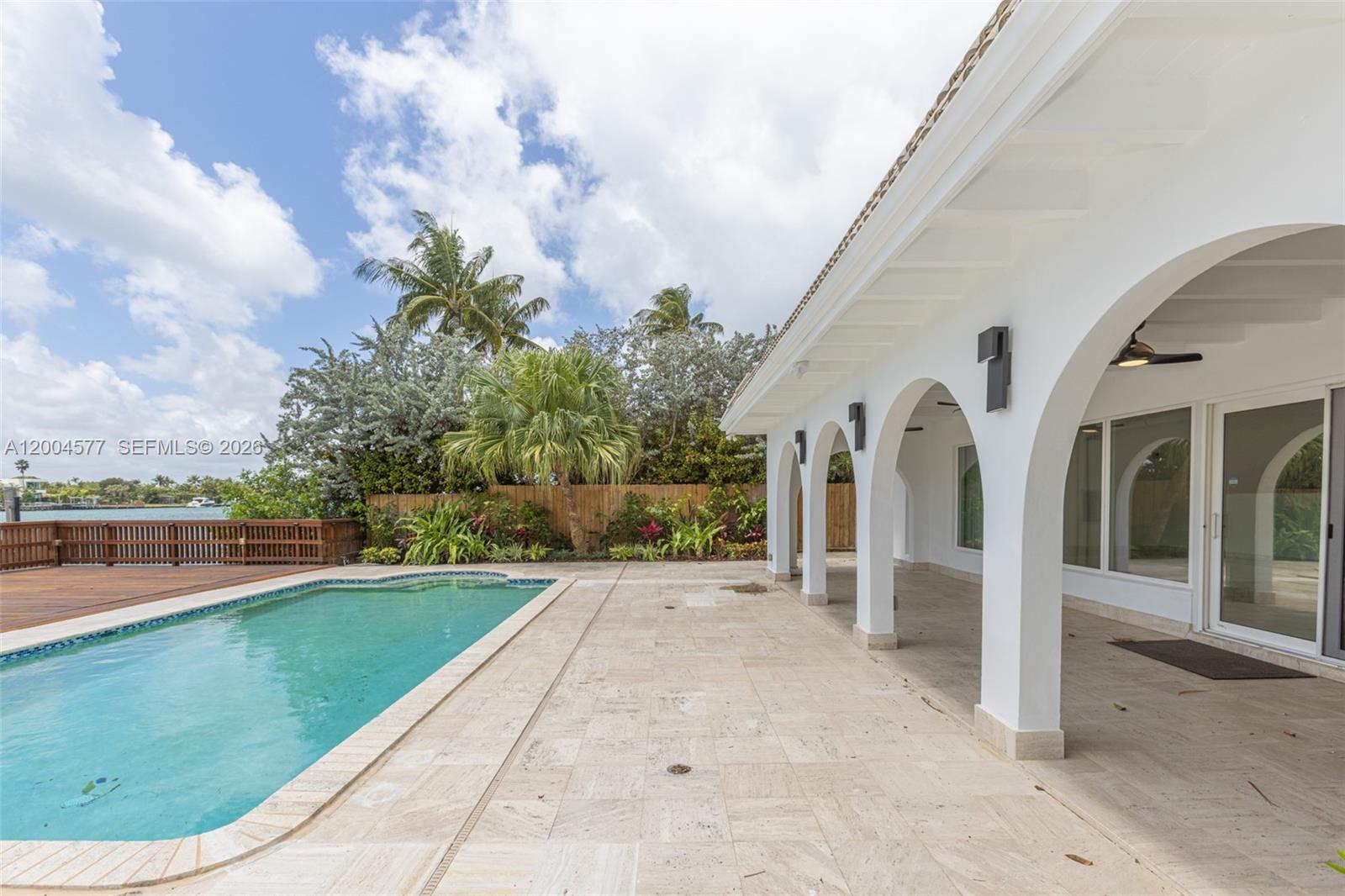 1690 Daytonia Rd, Miami Beach FL 33141