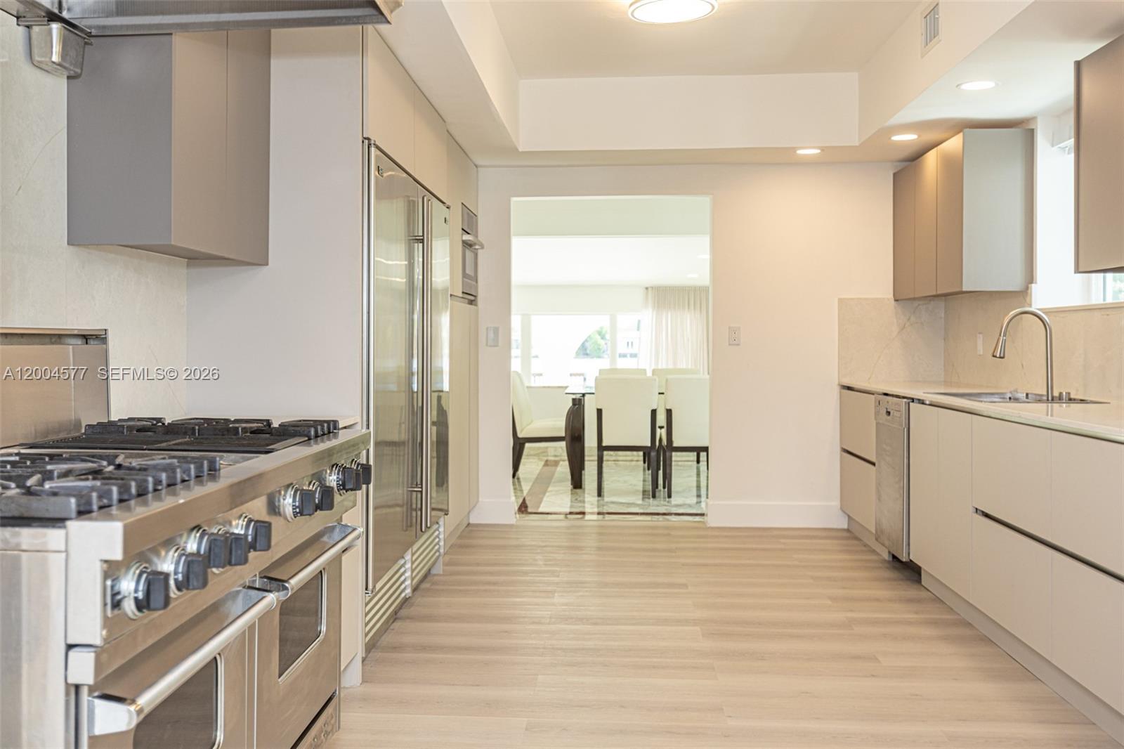 1690 Daytonia Rd, Miami Beach FL 33141