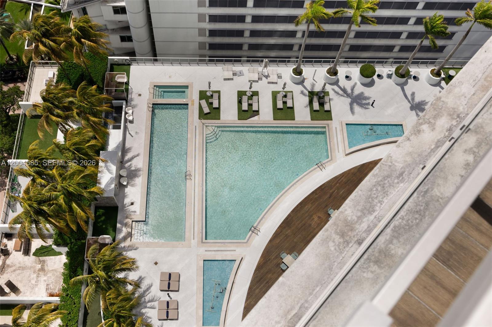 90 SW 3rd St #2602, Miami FL 33130