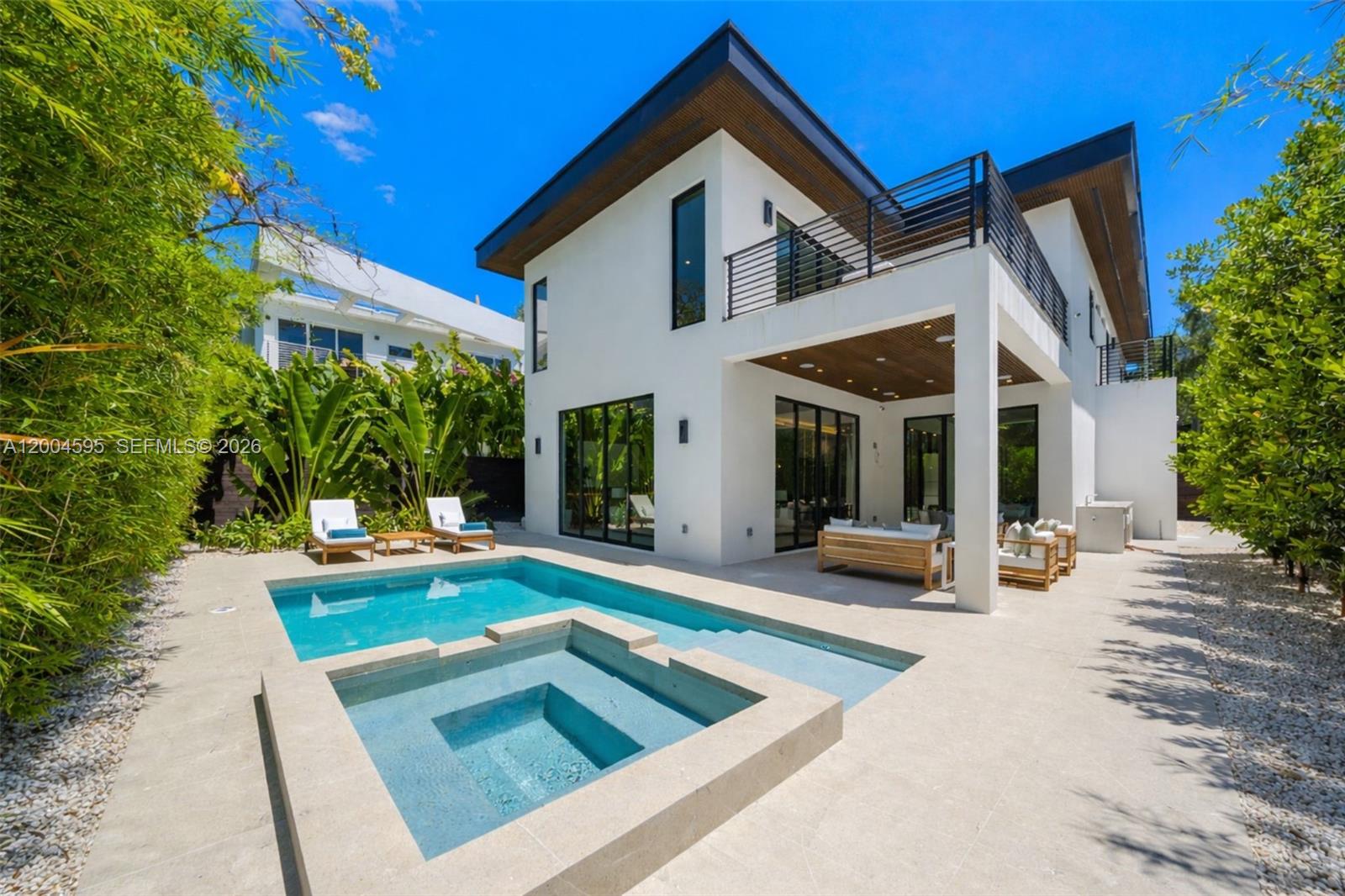 2521 Lincoln Ave, Miami FL 33133