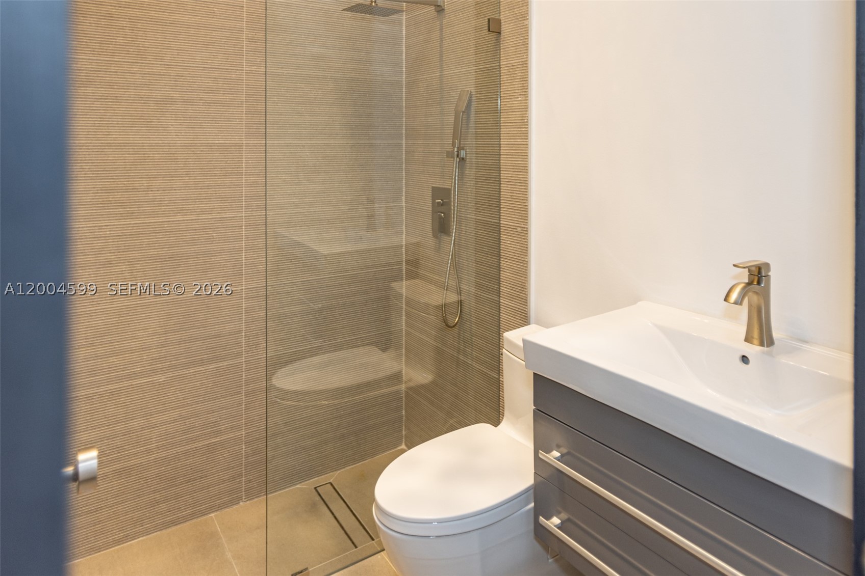 2440 N Shore Ter, Miami Beach FL 33141