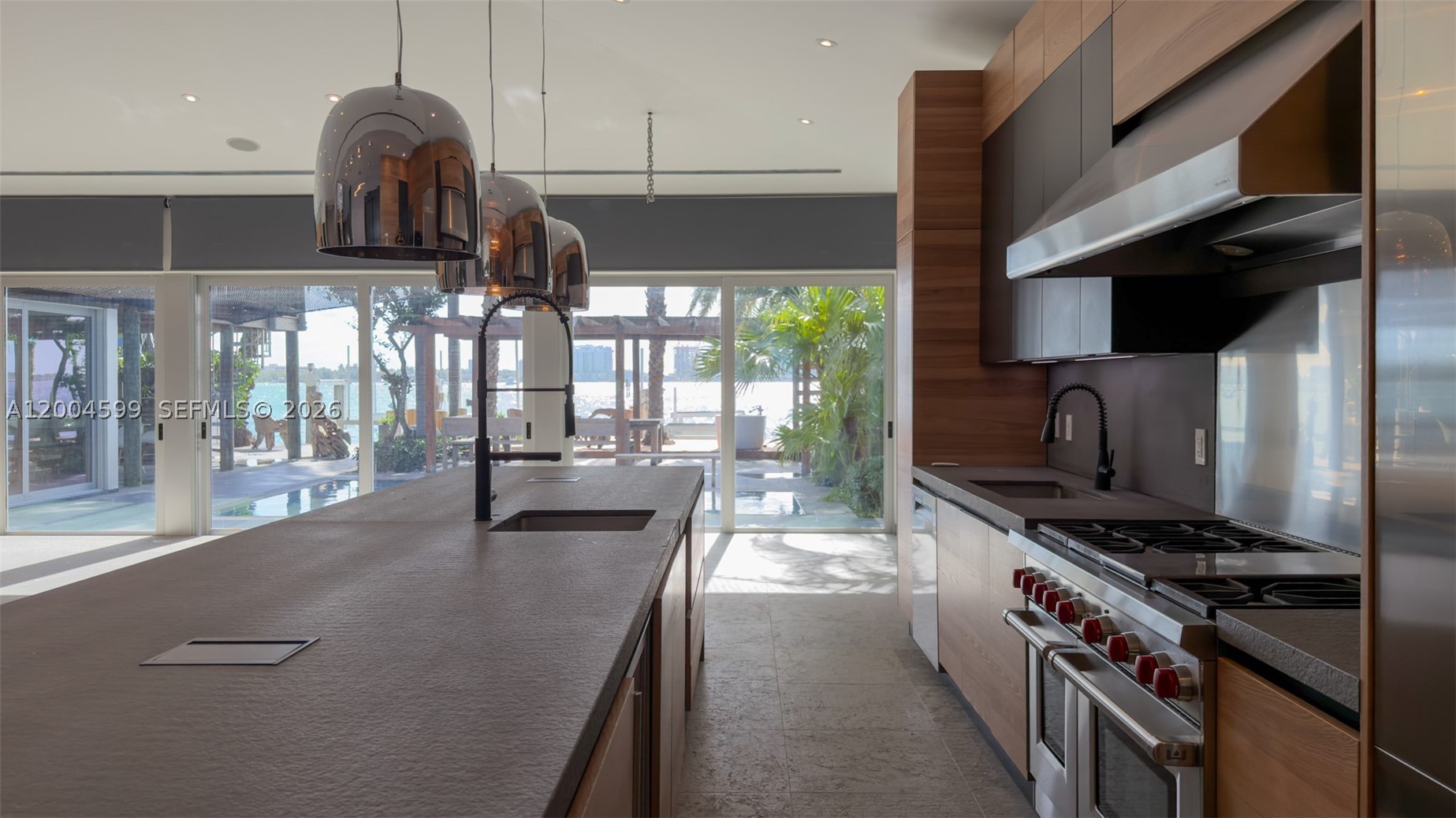 2440 N Shore Ter, Miami Beach FL 33141
