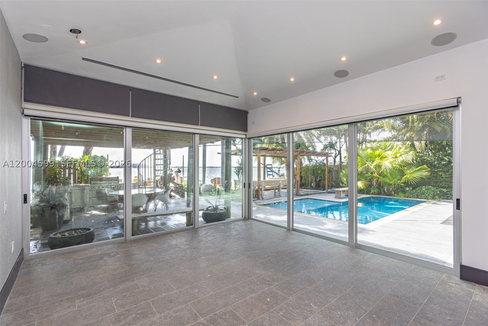 2440 N Shore Ter, Miami Beach FL 33141