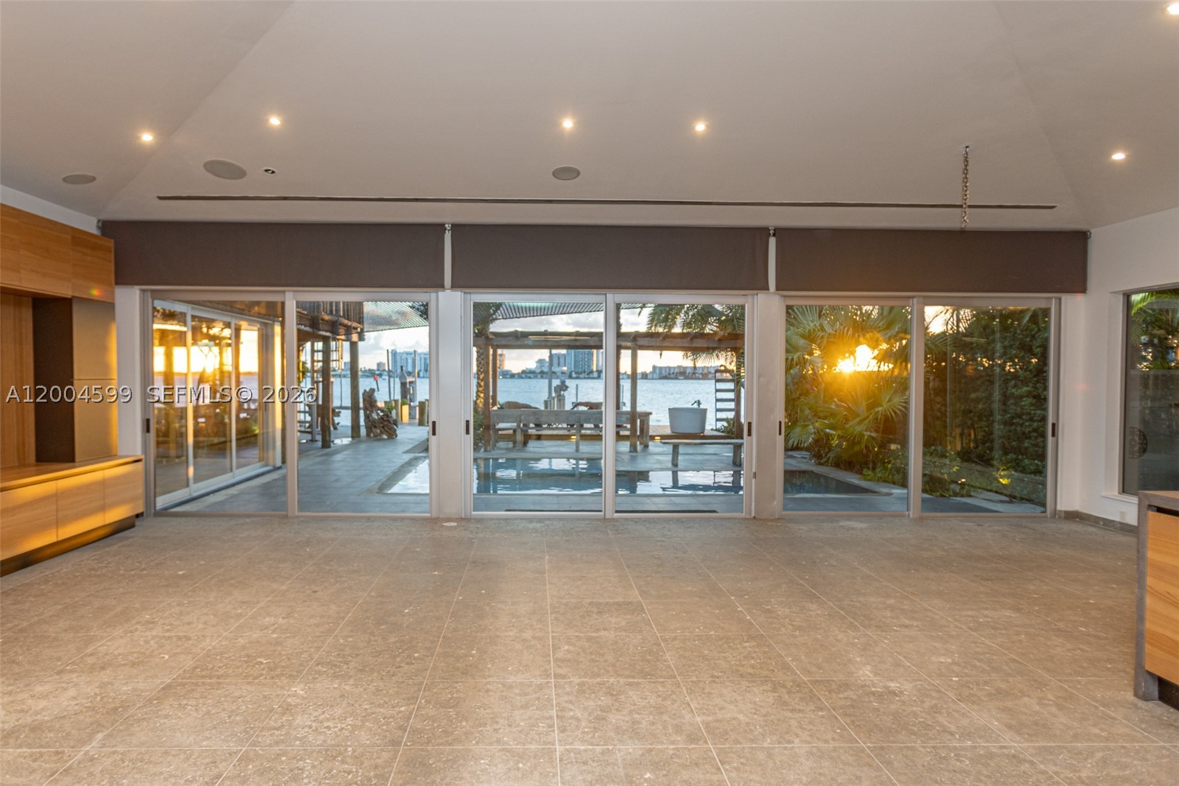 2440 N Shore Ter, Miami Beach FL 33141