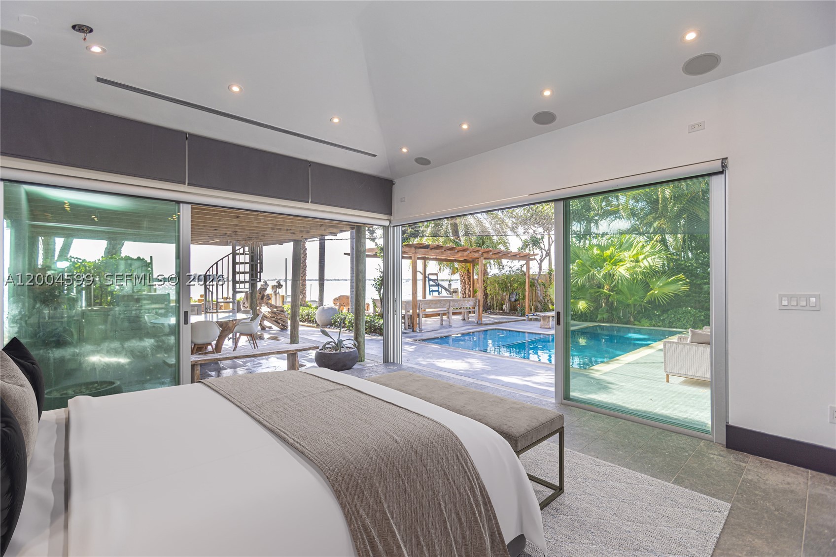 2440 N Shore Ter, Miami Beach FL 33141