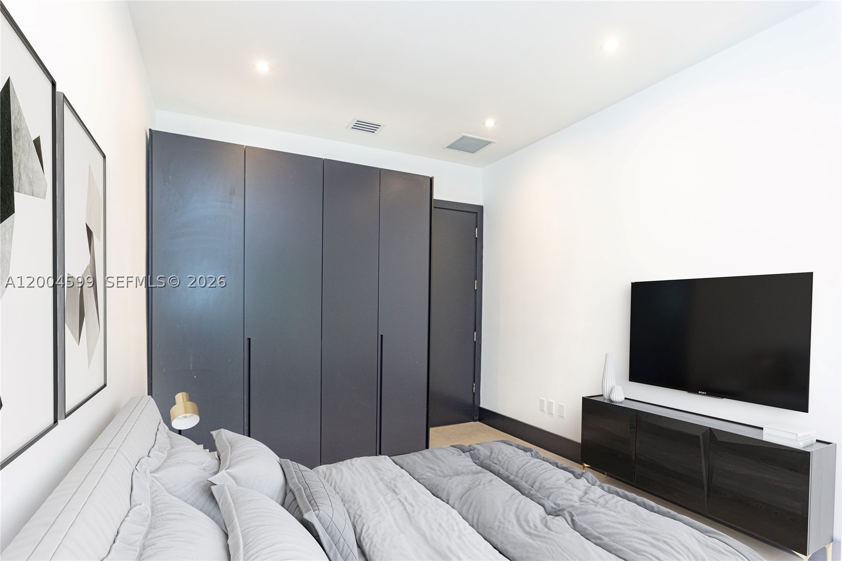 2440 N Shore Ter, Miami Beach FL 33141
