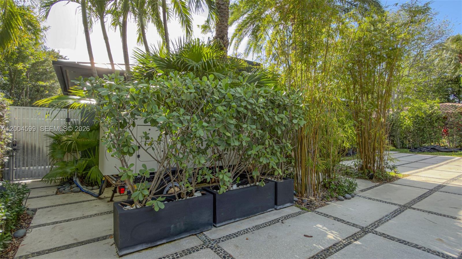 2440 N Shore Ter, Miami Beach FL 33141