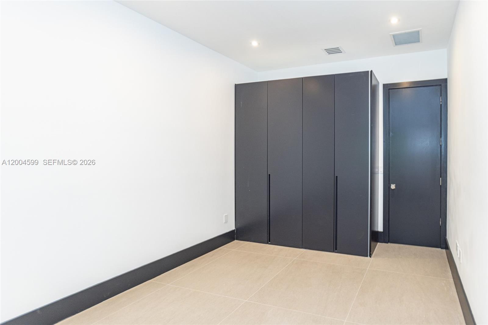 2440 N Shore Ter, Miami Beach FL 33141
